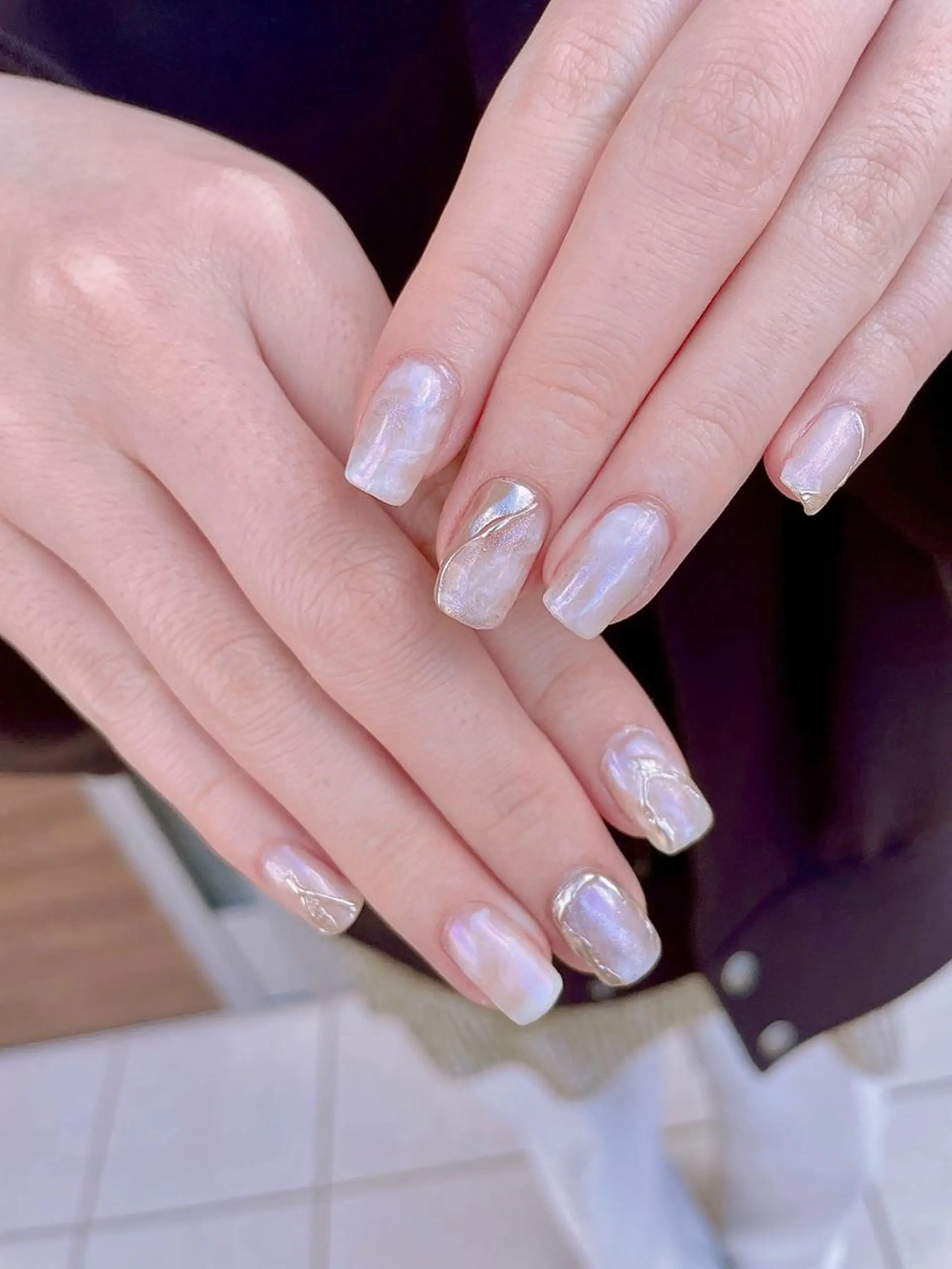 ネイル オーロラネイル パープル ハンドネイル ハンドケア Lilly Co.のネイルデザイン