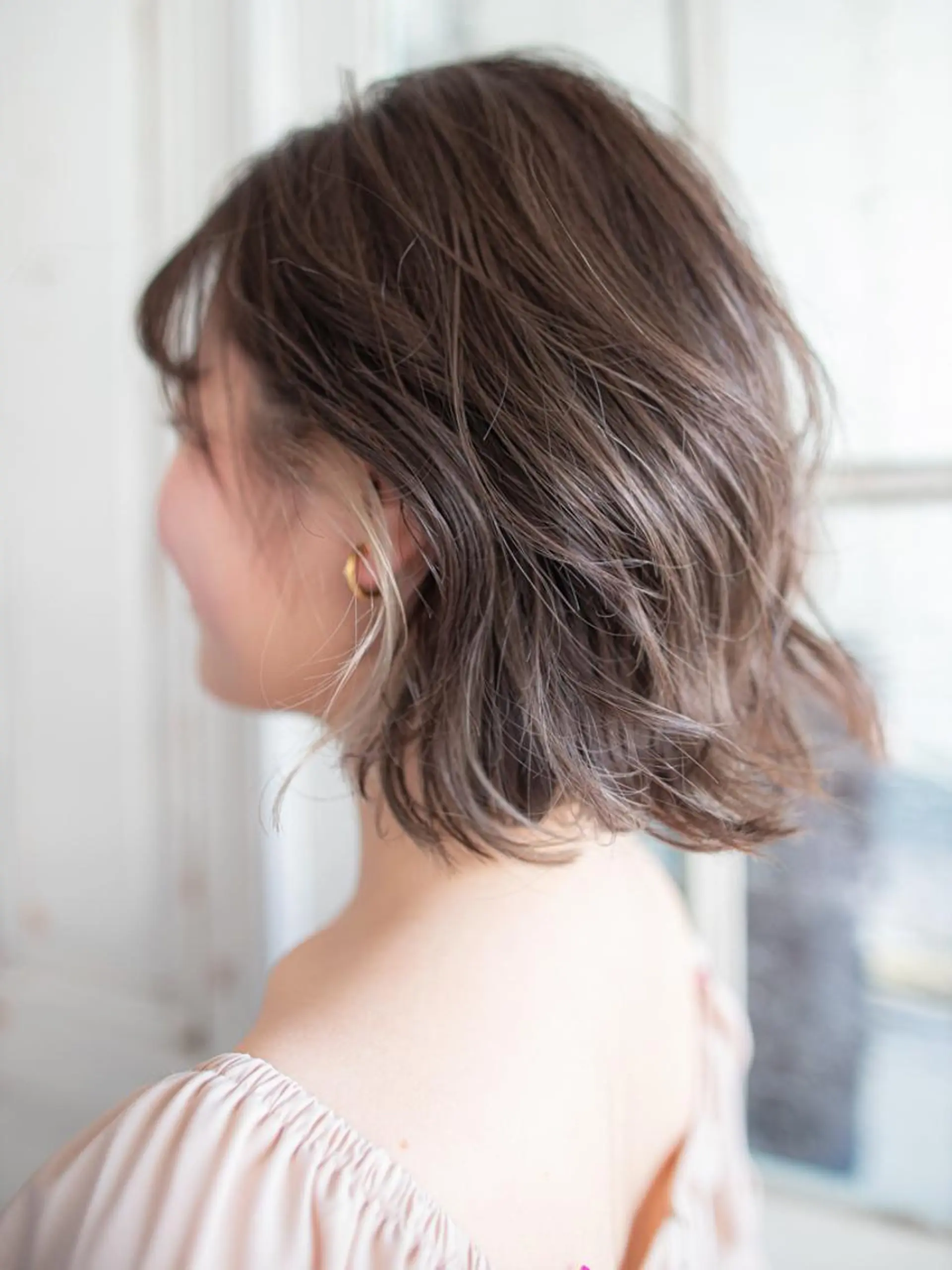 ミディアム カラー イヤリングカラー グレージュ ヘアカラー 北九州美容室 🕊️わかな✂︎のヘアスタイル