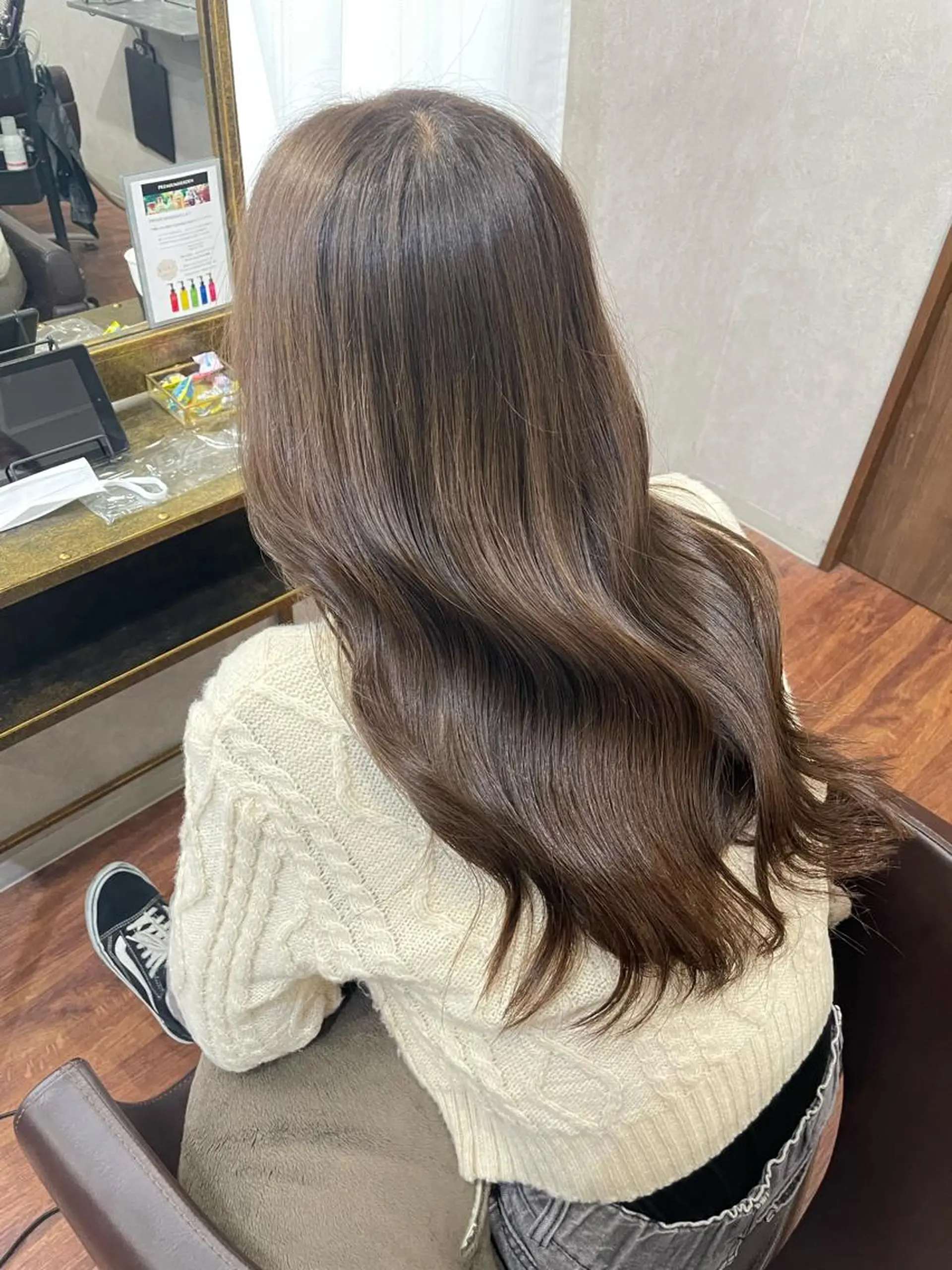 ロング カラー カット ヘアカラー トリートメント 井本翔太.髪質改善. ベージュ.グレージュのヘアスタイル