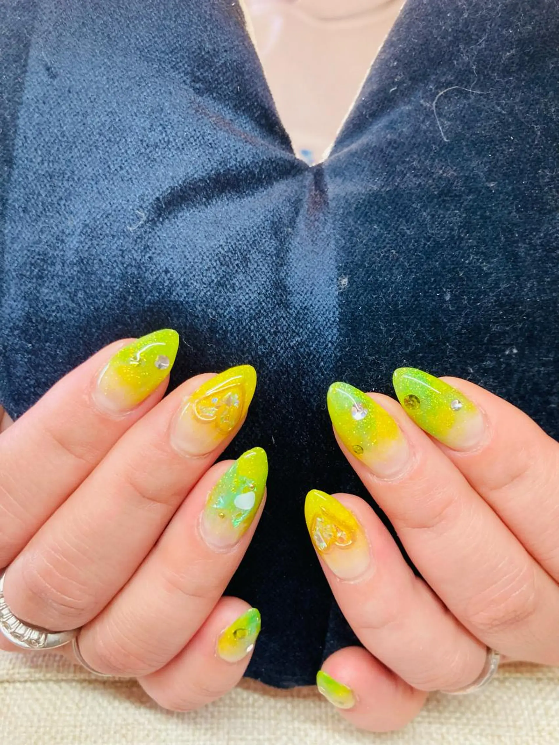 ネイル ECLAT エクラ所属・寺山 千鶴のネイルデザイン