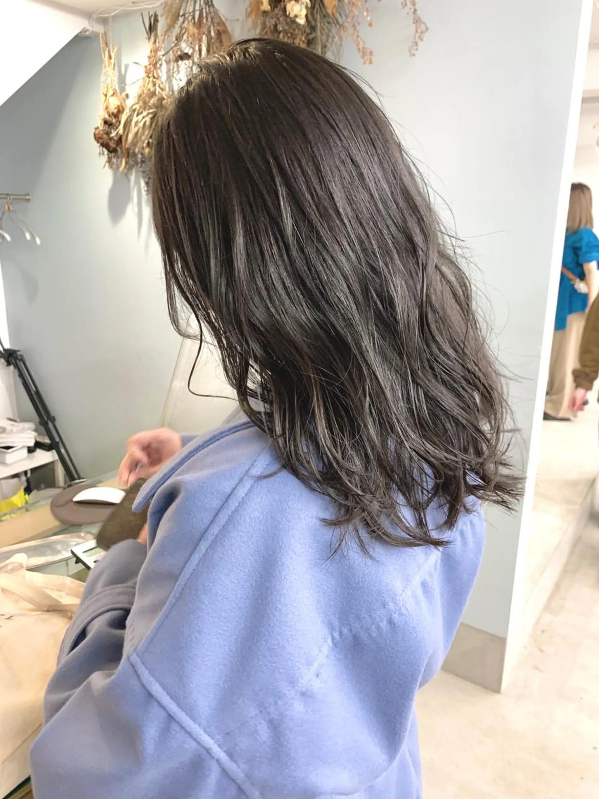 ミディアム カラー カット ヘアカラー トリートメント leben serikaのヘアスタイル