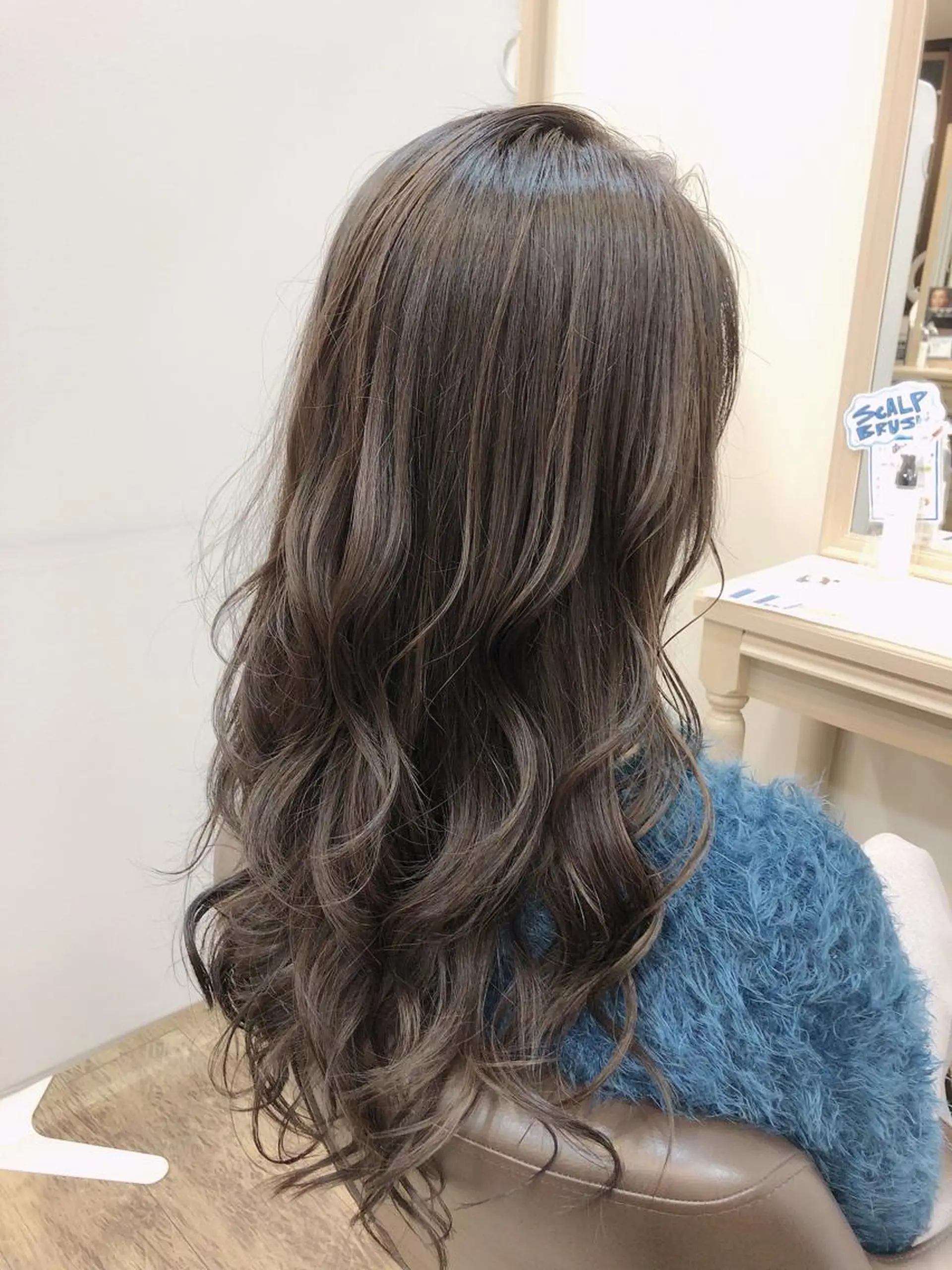 ロング カラー アッシュ アッシュグレー ハイライトカラー ハイライト ヘアカラー 尚平 40代からの 髪質改善専門のその他イメージ