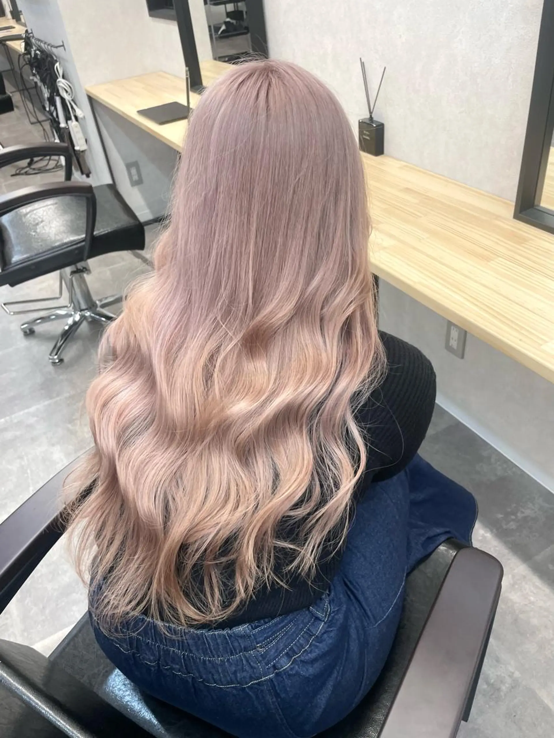 ロング ヘアカラー Aika 🖤のヘアスタイル