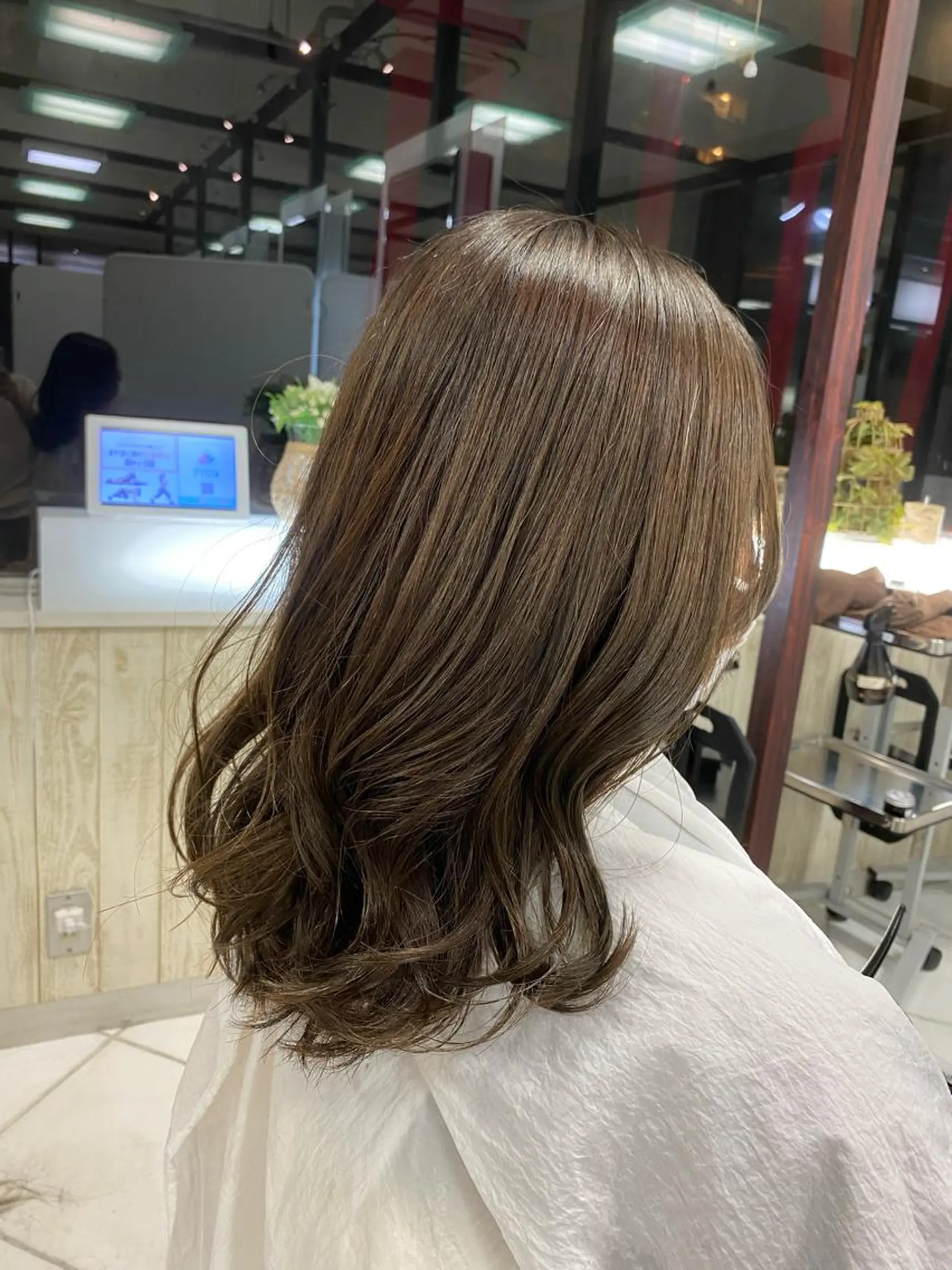 ミディアム カット ヘアカラー サイトウ リョウヤのヘアスタイル