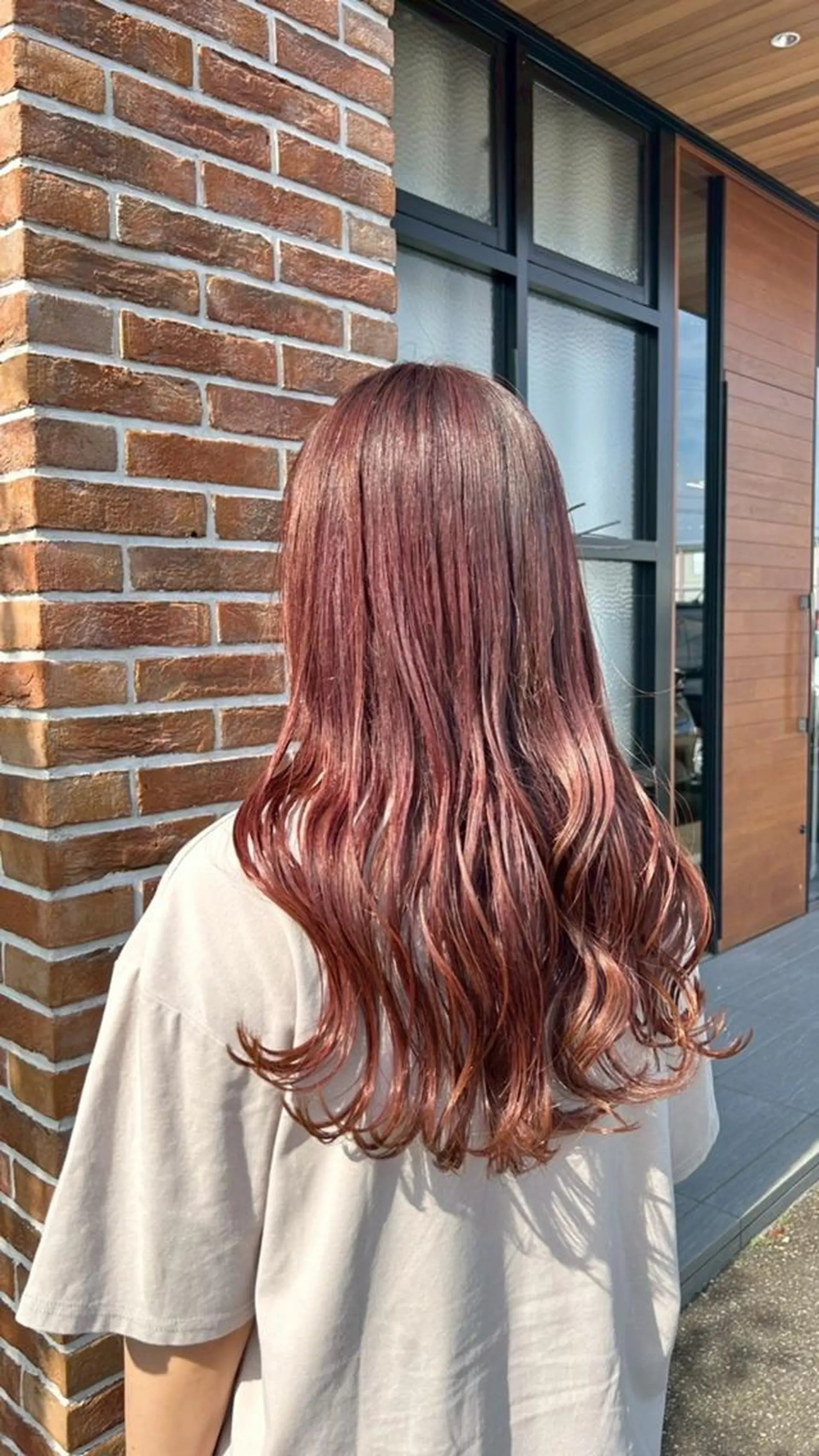 カラー ロング 高村 菜子のヘアスタイル