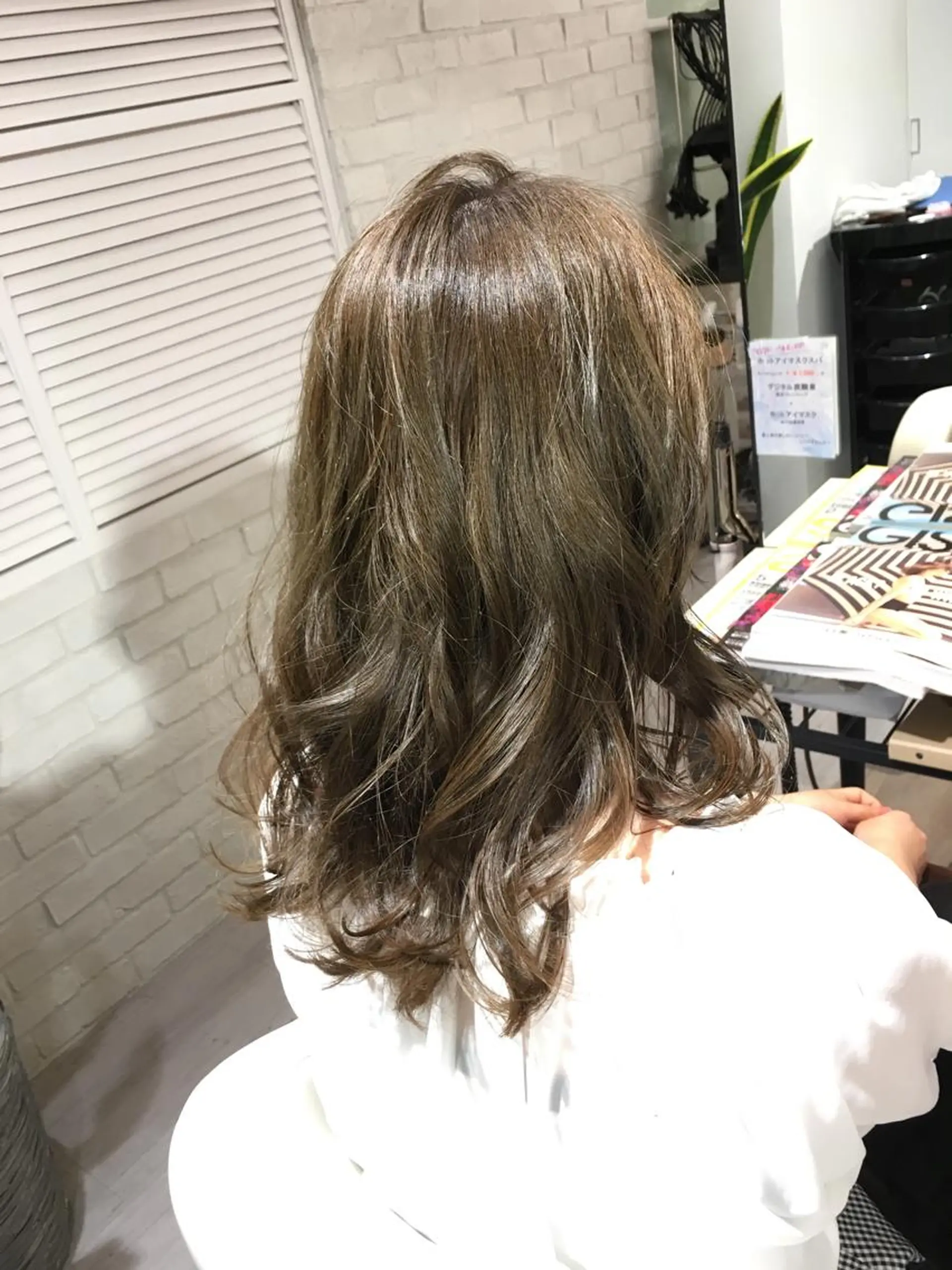 セミロング カラー 金子 富士のヘアスタイル