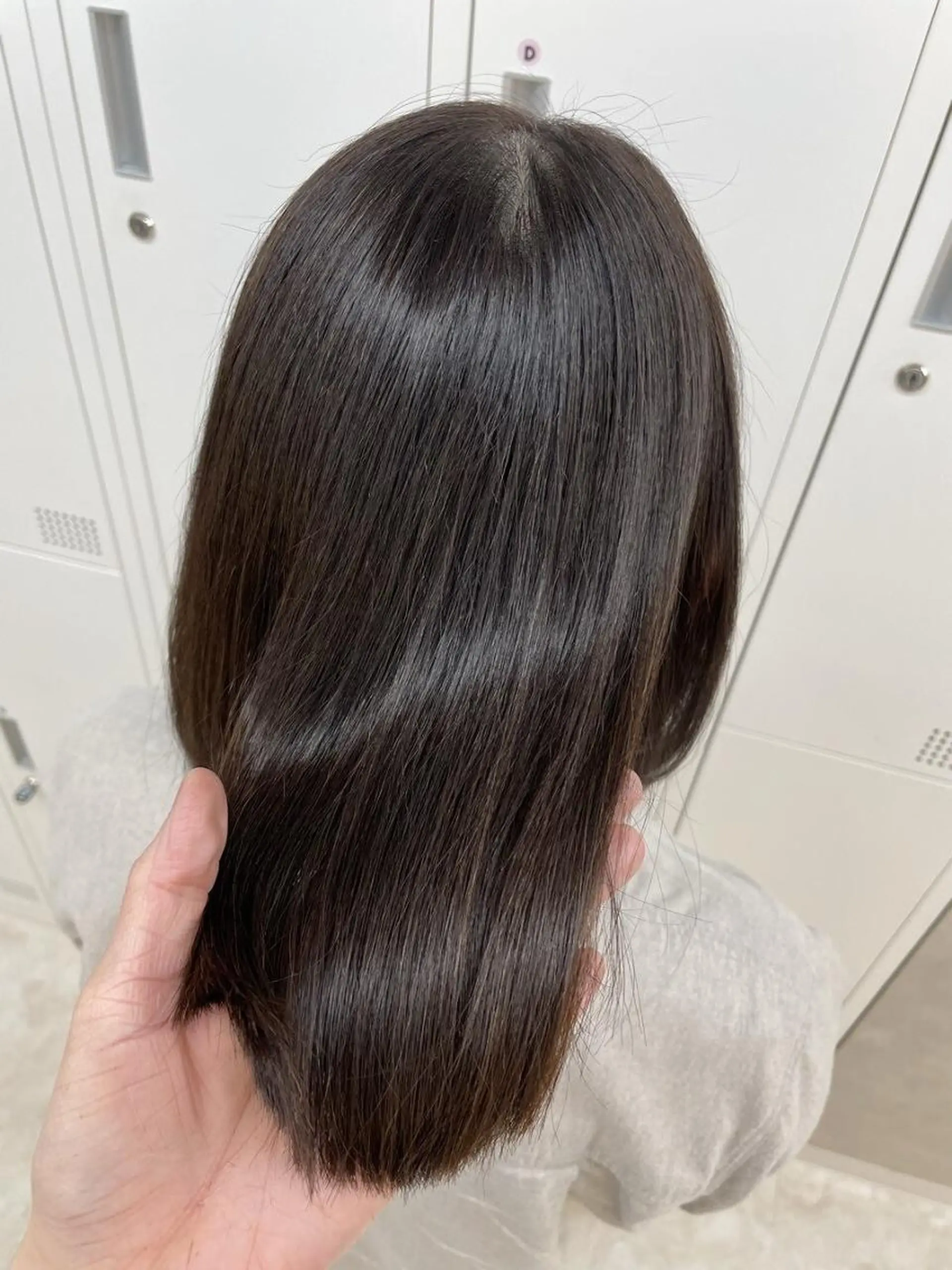 ミディアム カラー ショートボブ ミディアムパーマ バレイヤージュ 黒髪 ブリーチ カット ヘアカラー トリートメント ROW 札幌のヘアスタイル