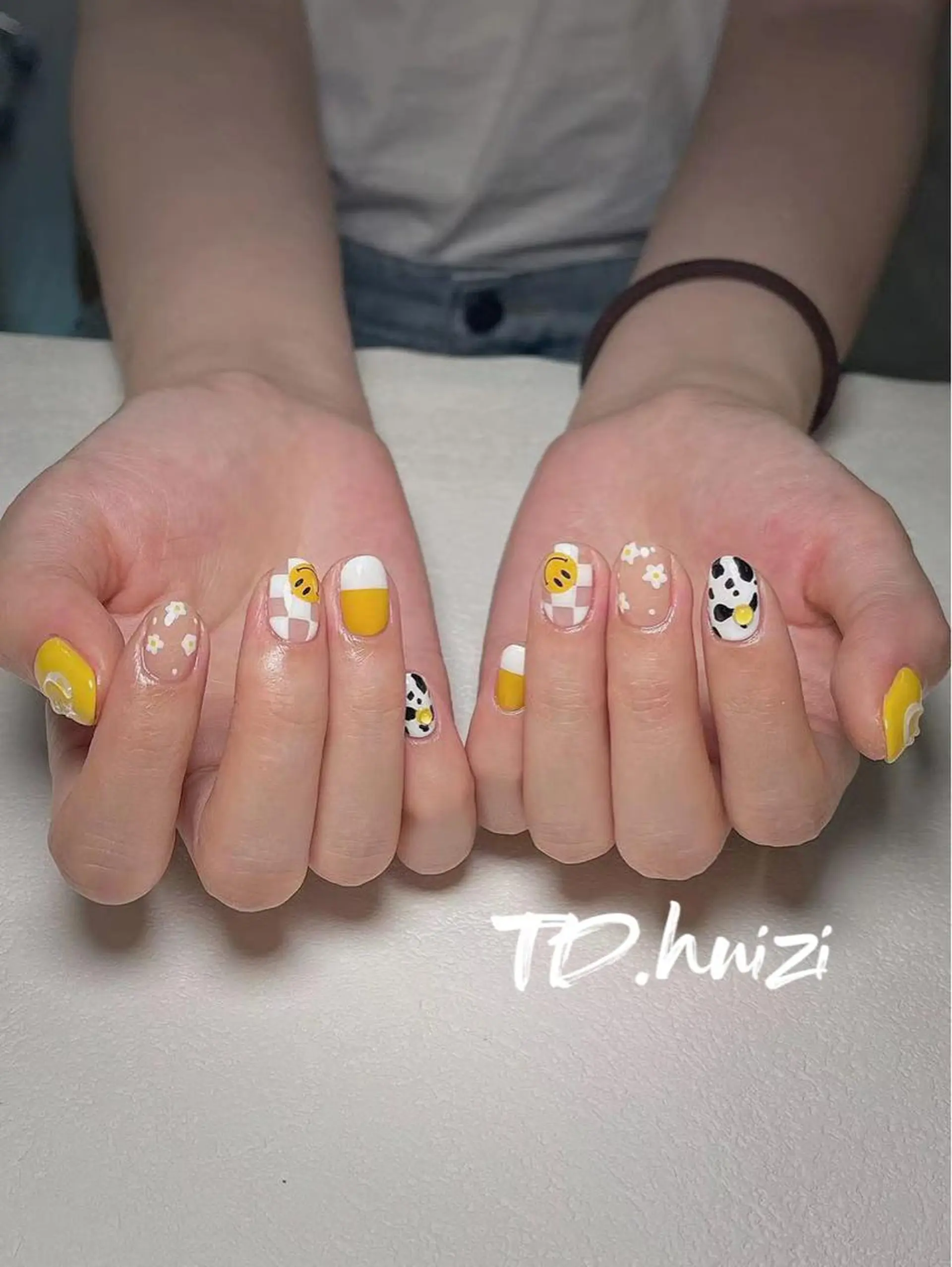 ショート めぐみのネイルサロン スタッフ練習のネイルデザイン