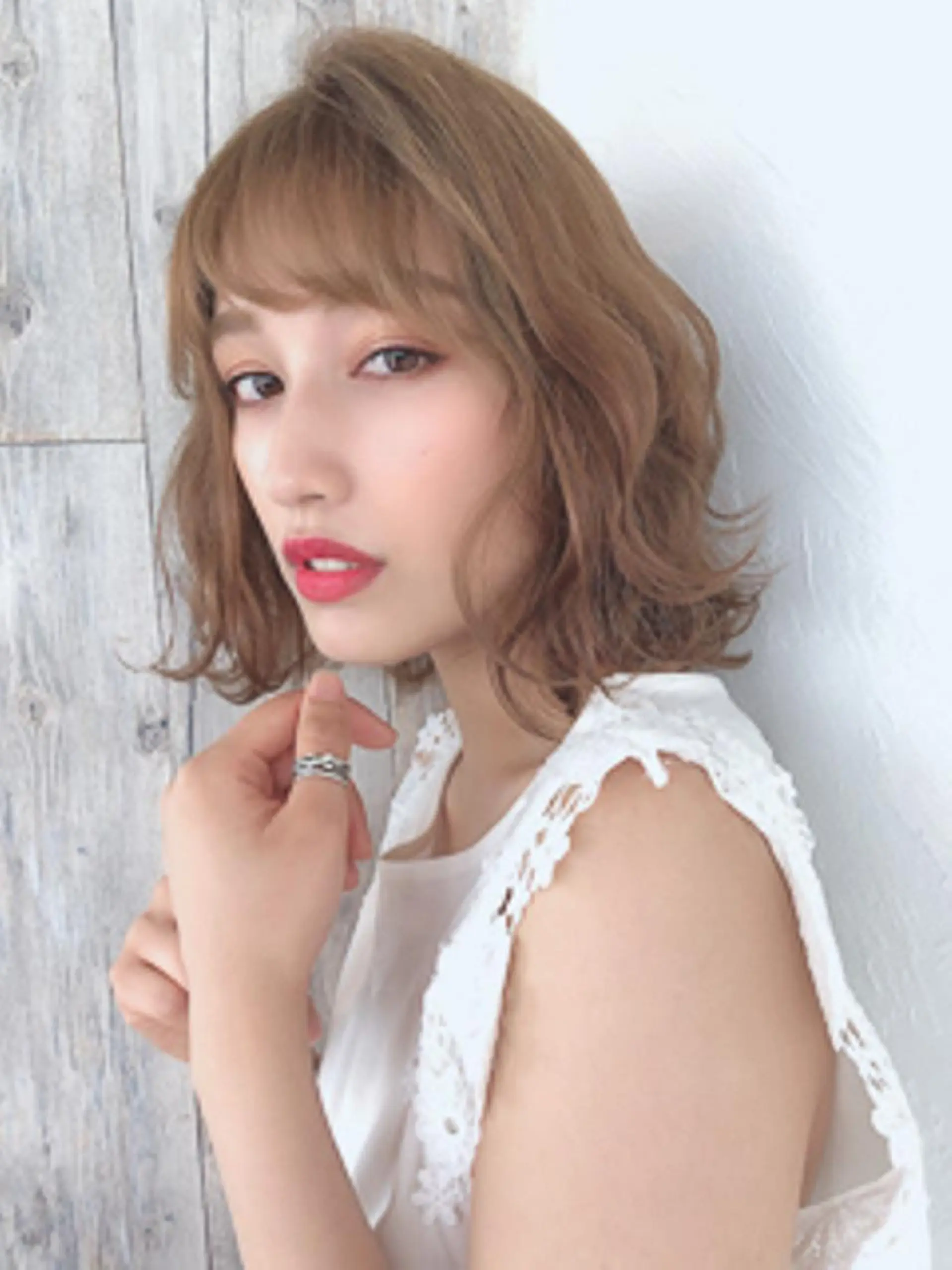 カラー バレイヤージュ ブリーチ ケアブリーチ ダブルカラー イヤリングカラー カット ヘアカラー エレナ Helenaのヘアスタイル