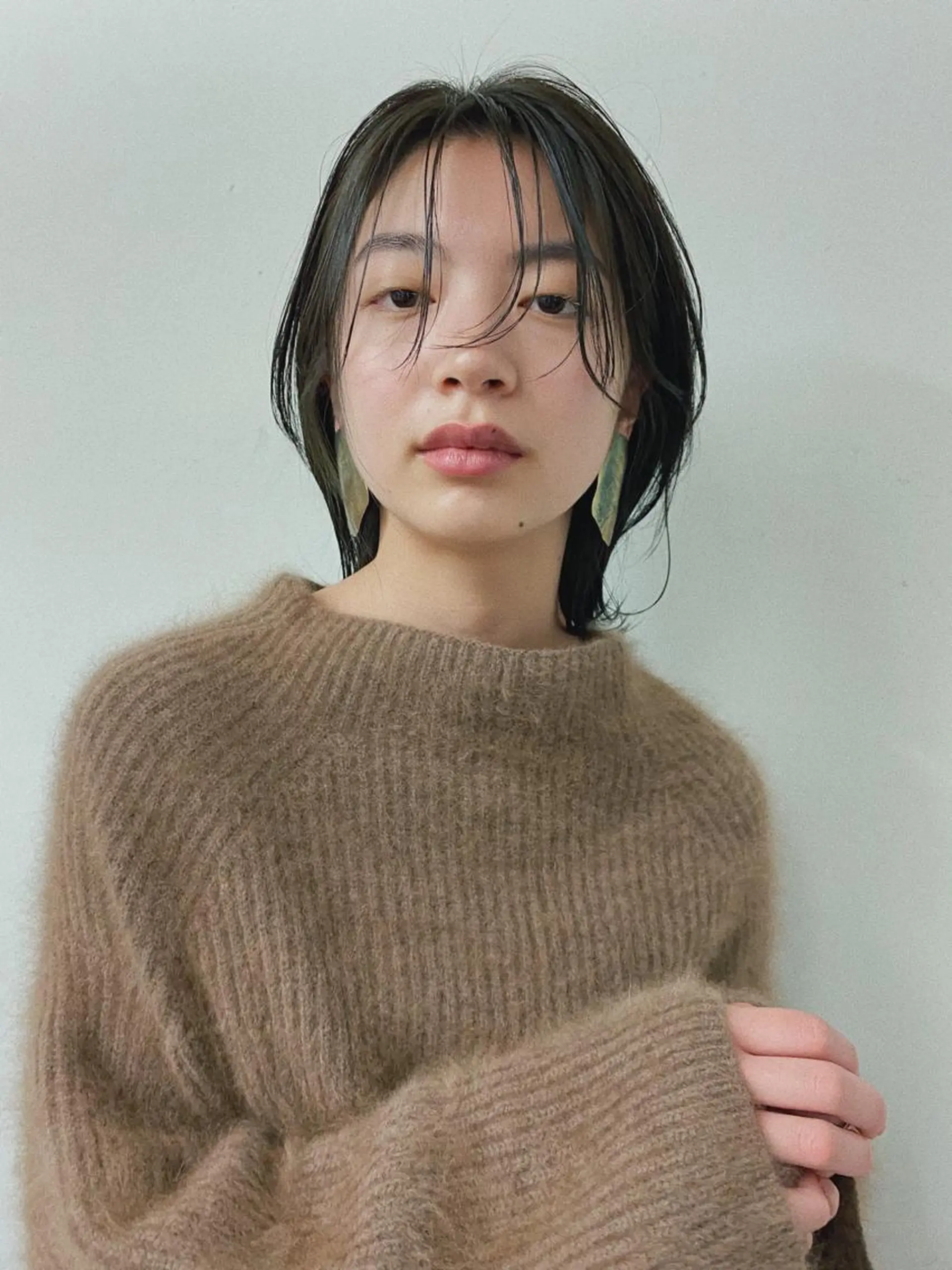 ミディアム カラー アッシュ ブルーカラー ブルーアッシュ 顔まわりレイヤー レイヤーカット カット ヘアカラー トリートメント ニュアンスヘア🌔 nanakoのヘアスタイル