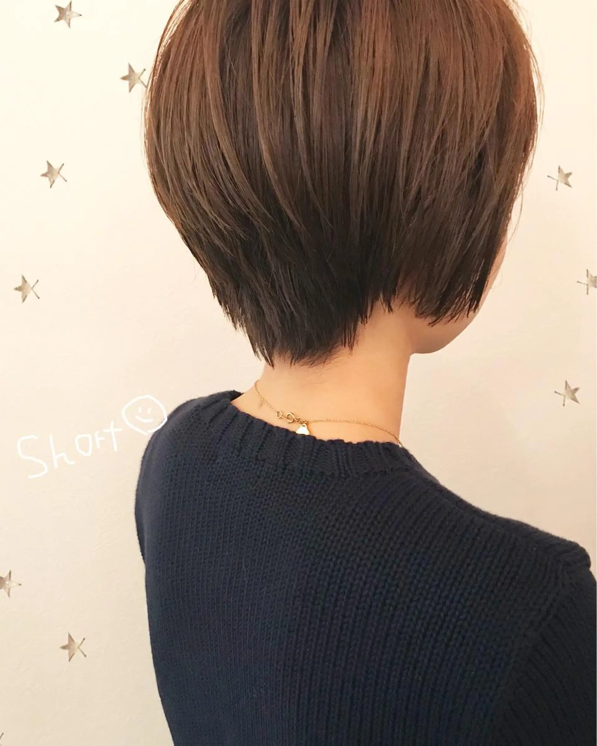 ショート カラー 市川 千夏のヘアスタイル