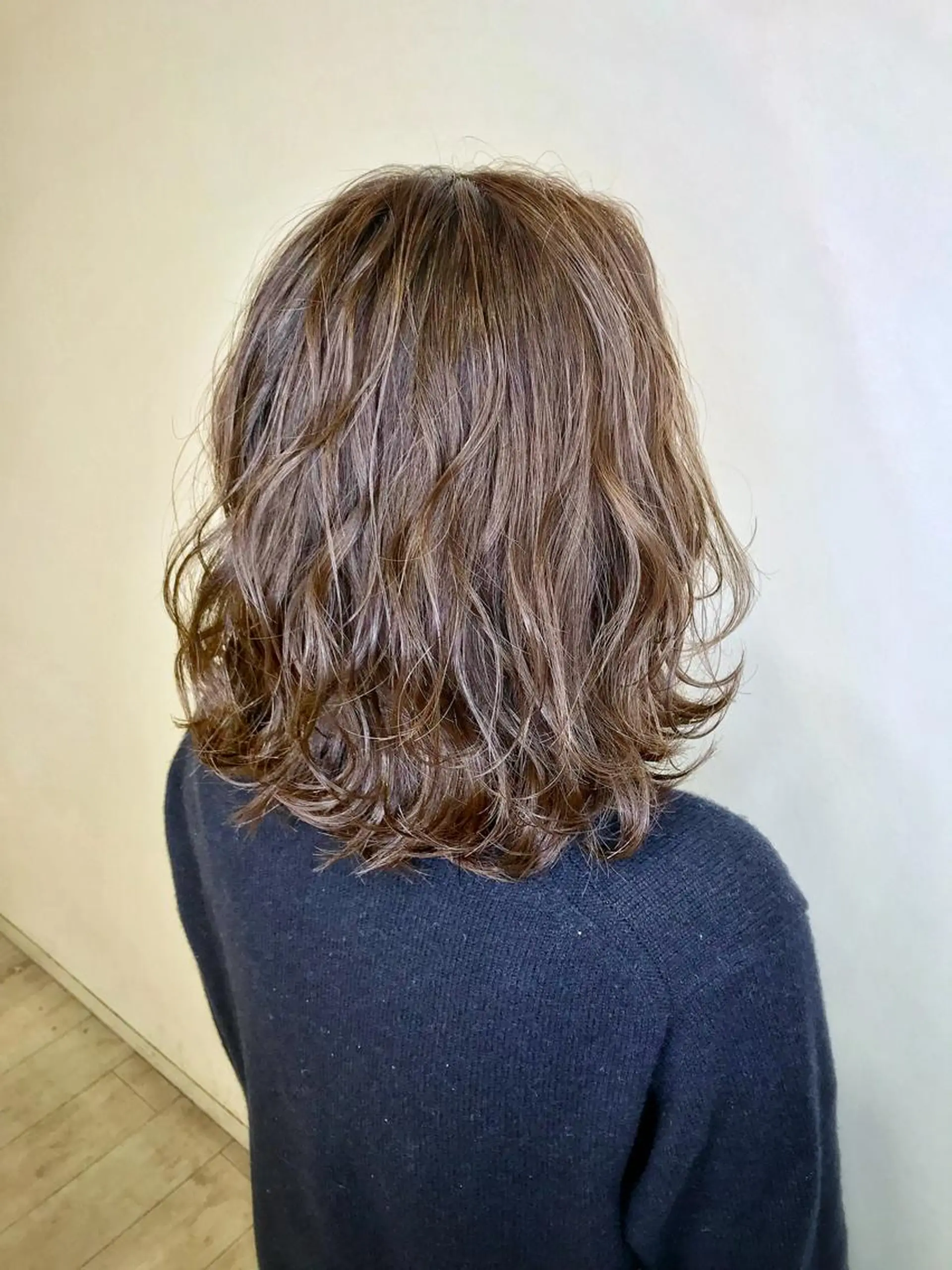 ミディアム カラー ミディアムパーマ アッシュ ベージュカラー イルミナカラー オレンジ Miru by INCE HAIRのヘアスタイル