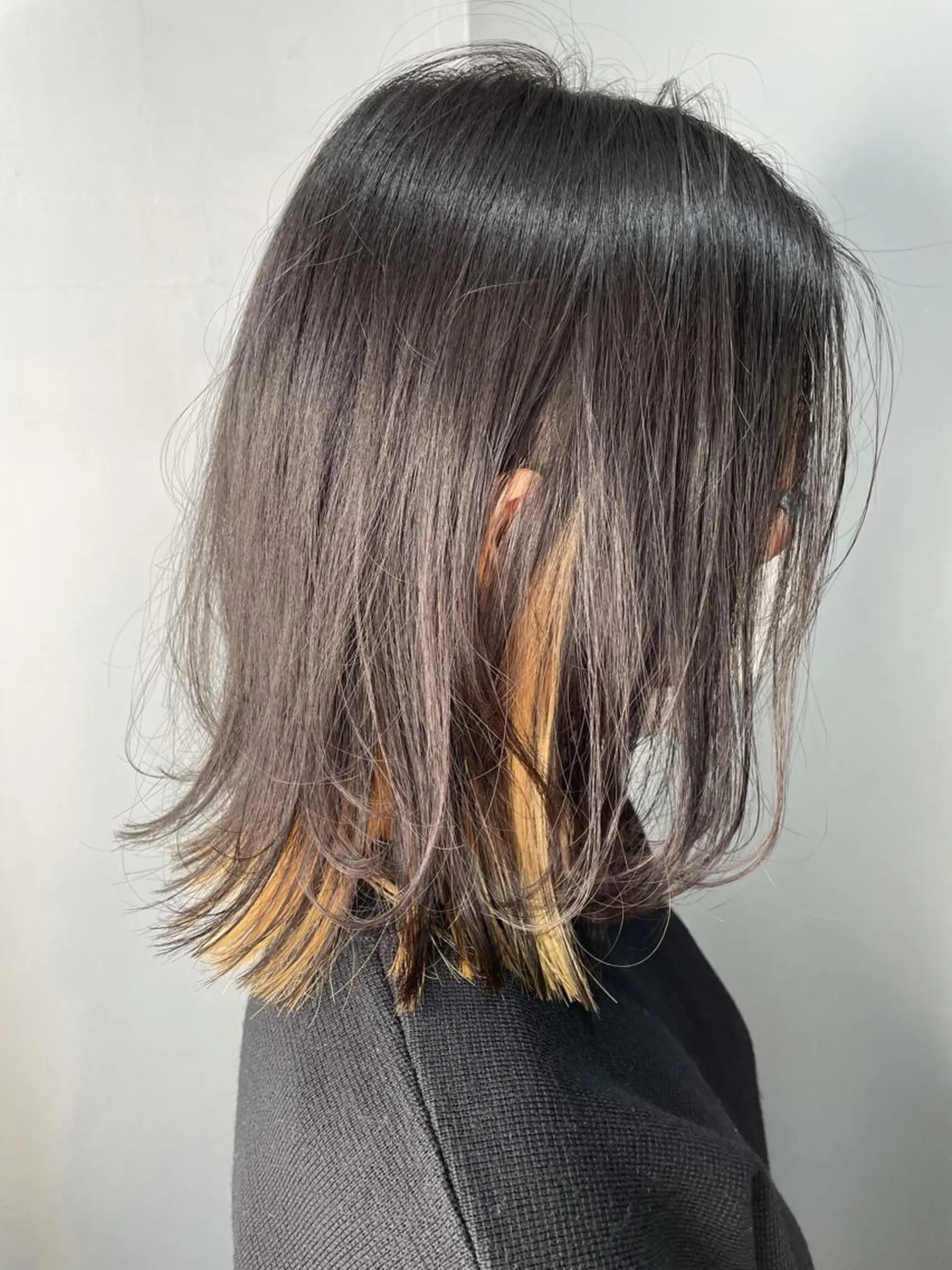 ミディアム レイヤーカット モリオフロムロンドン池袋店所属・冨永 さやかのヘアスタイル