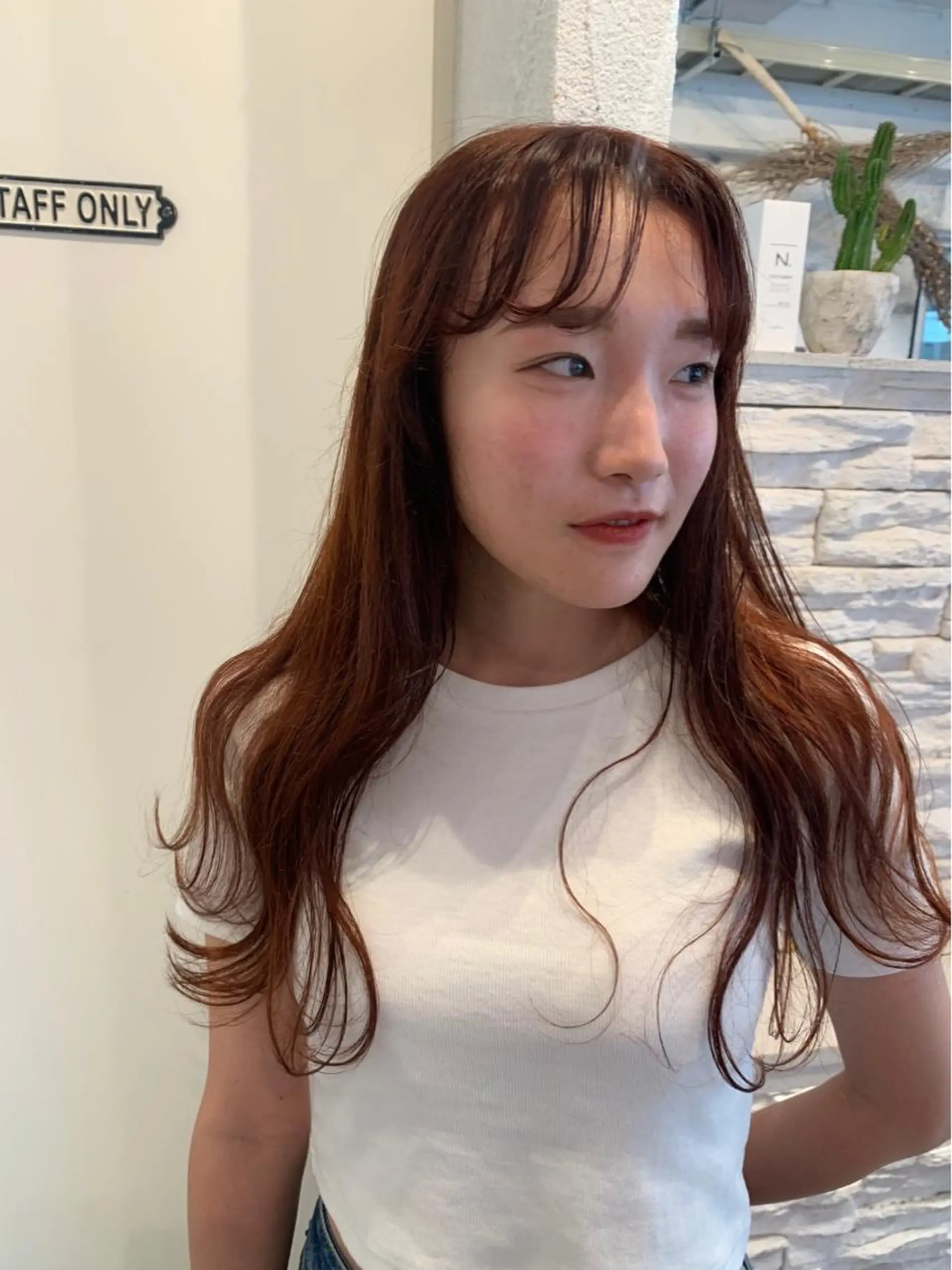 セミロング オレンジブラウン 山嵜 かなのヘアスタイル