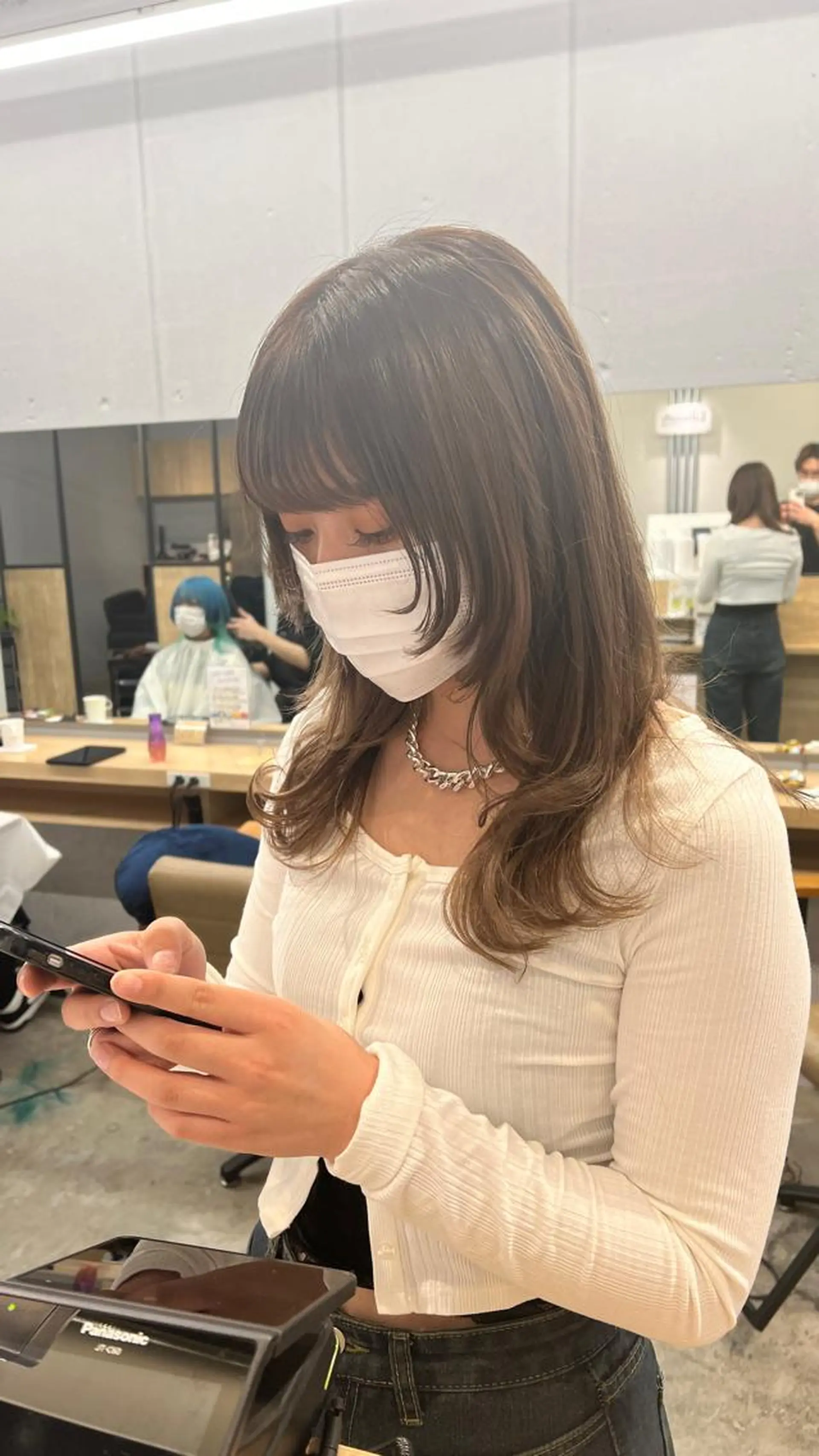 ロング ロング ウルフカット SALOWIN柏Suite所属・ブリーチ毛の縮毛矯正 ハイトーン/岡本智樹のヘアスタイル