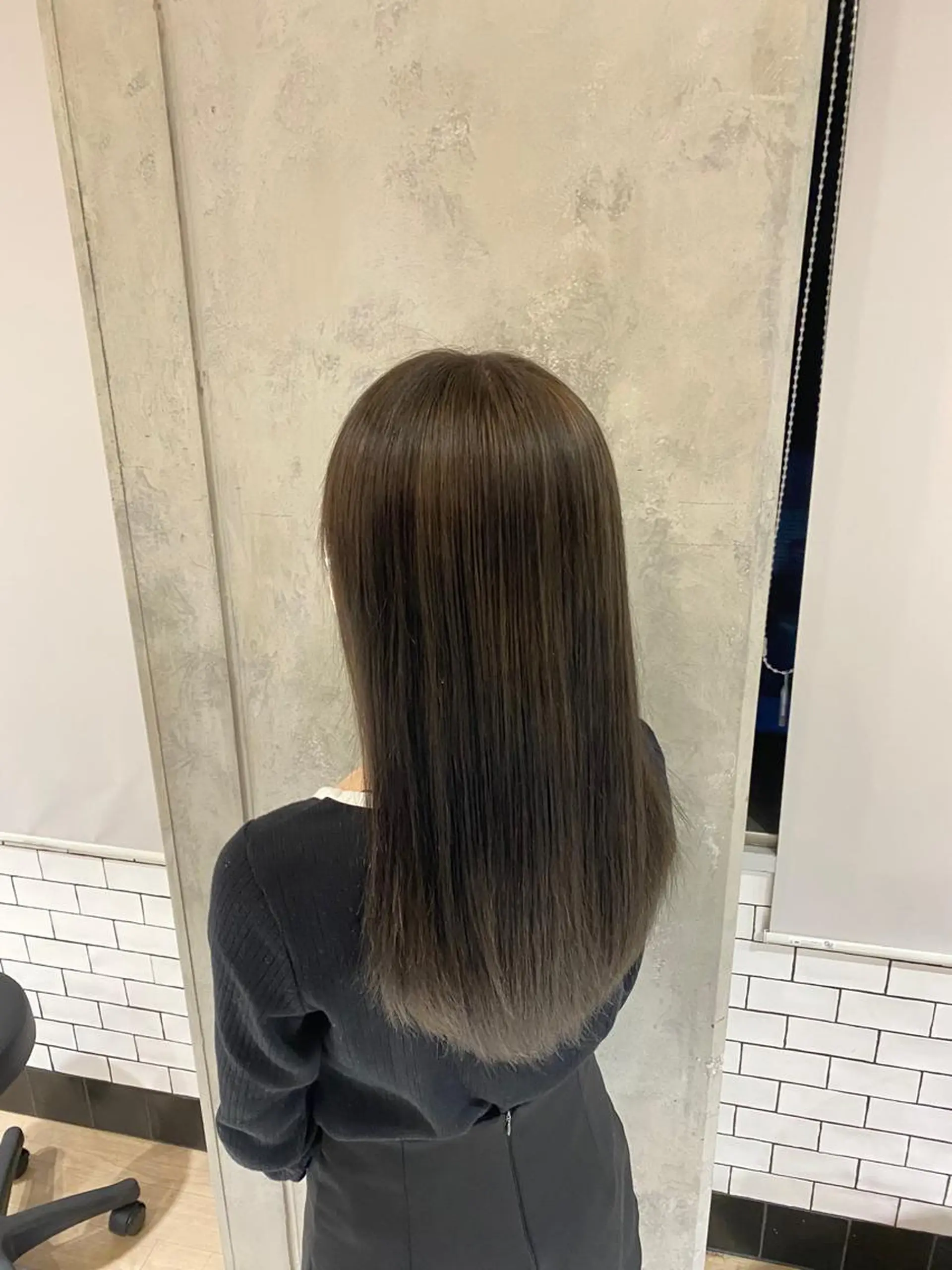 ロング カット ヘアカラー ハイトーンエフェクト ブリーチいち丸のヘアスタイル