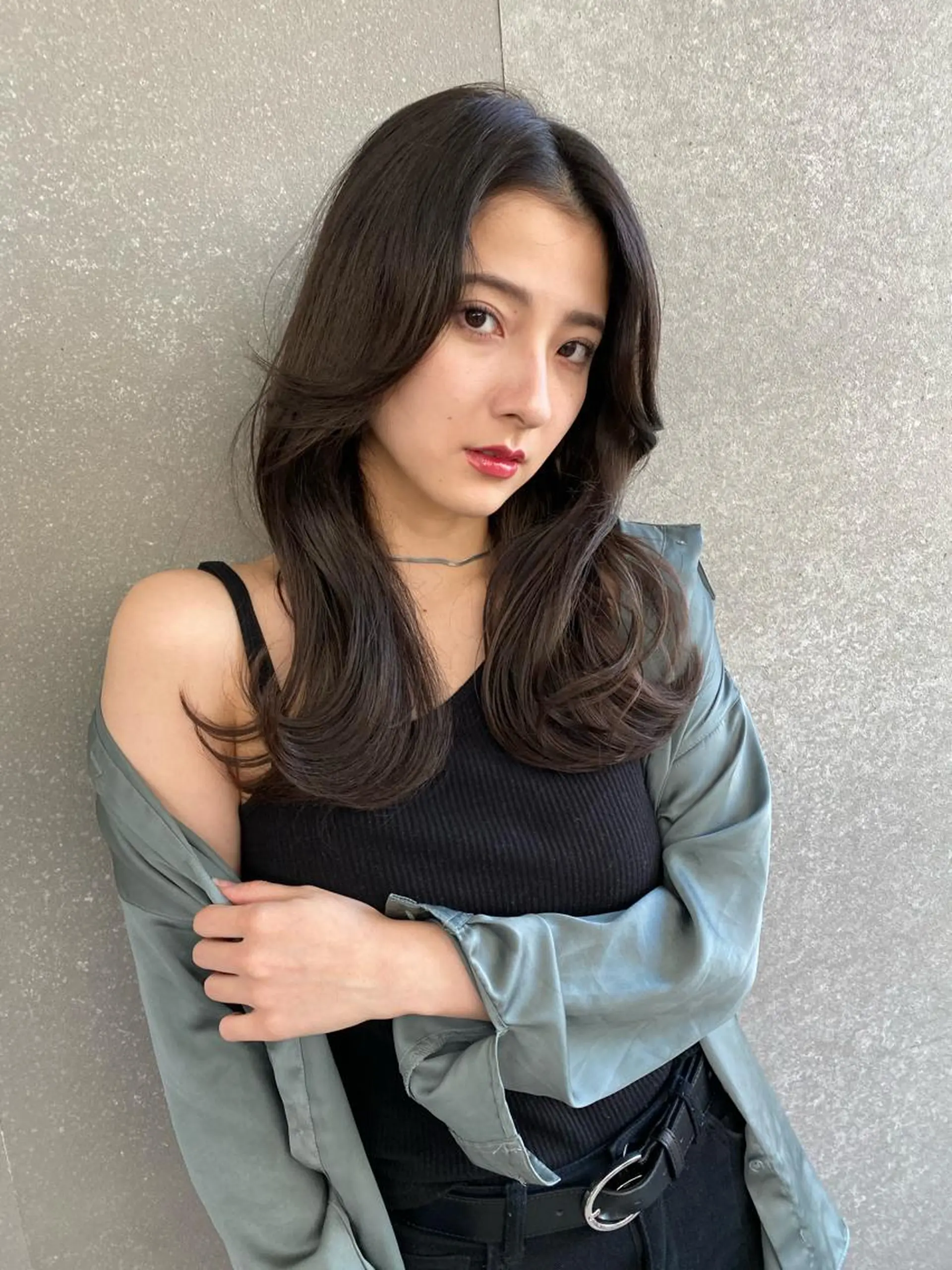 ロング カット ヘアカラー トリートメント 山本翔一郎 韓国顔周りレイヤーのヘアスタイル