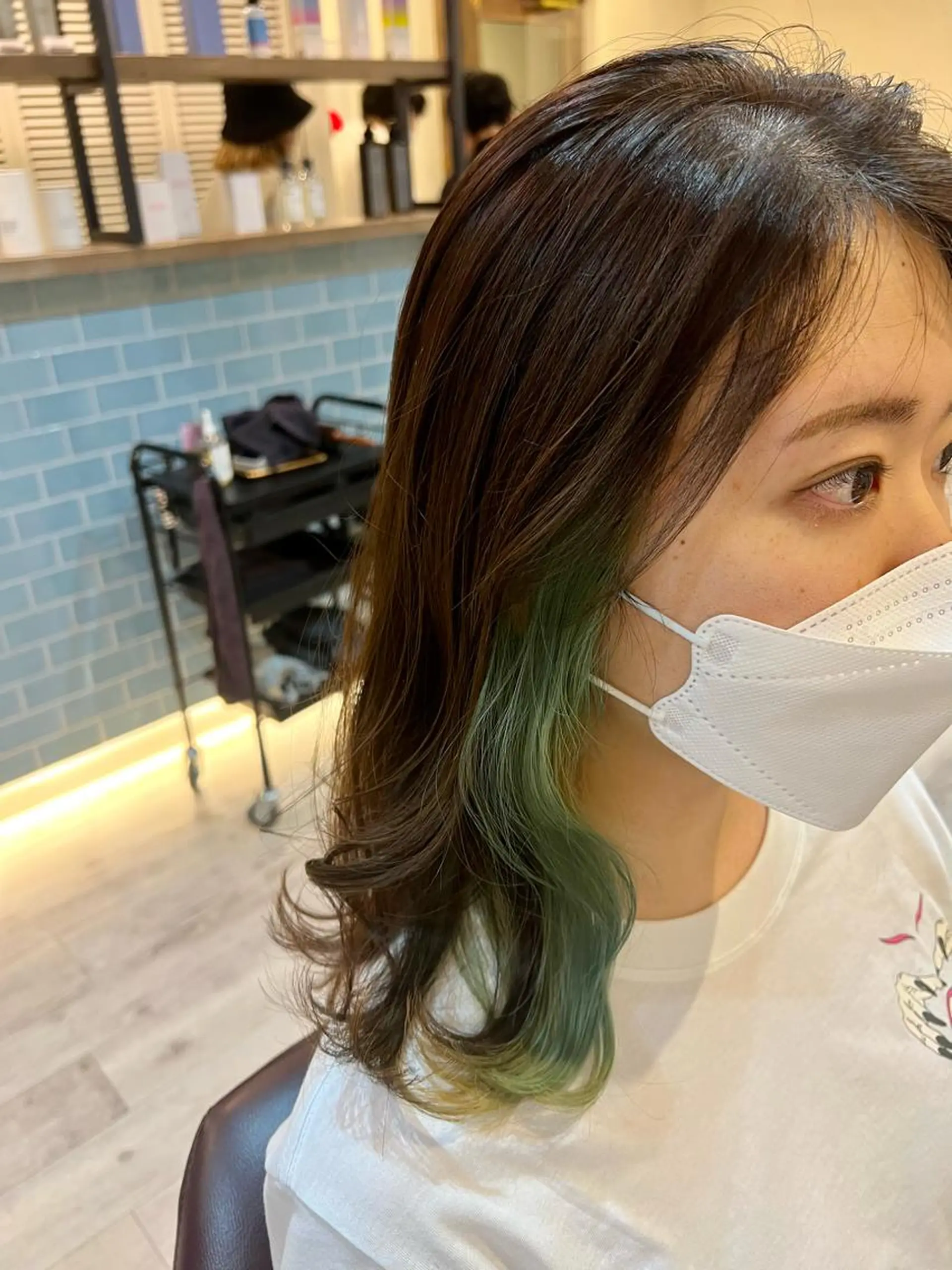 ロング カラー イヤリングカラー ヘアカラー 工藤 梨花のヘアスタイル