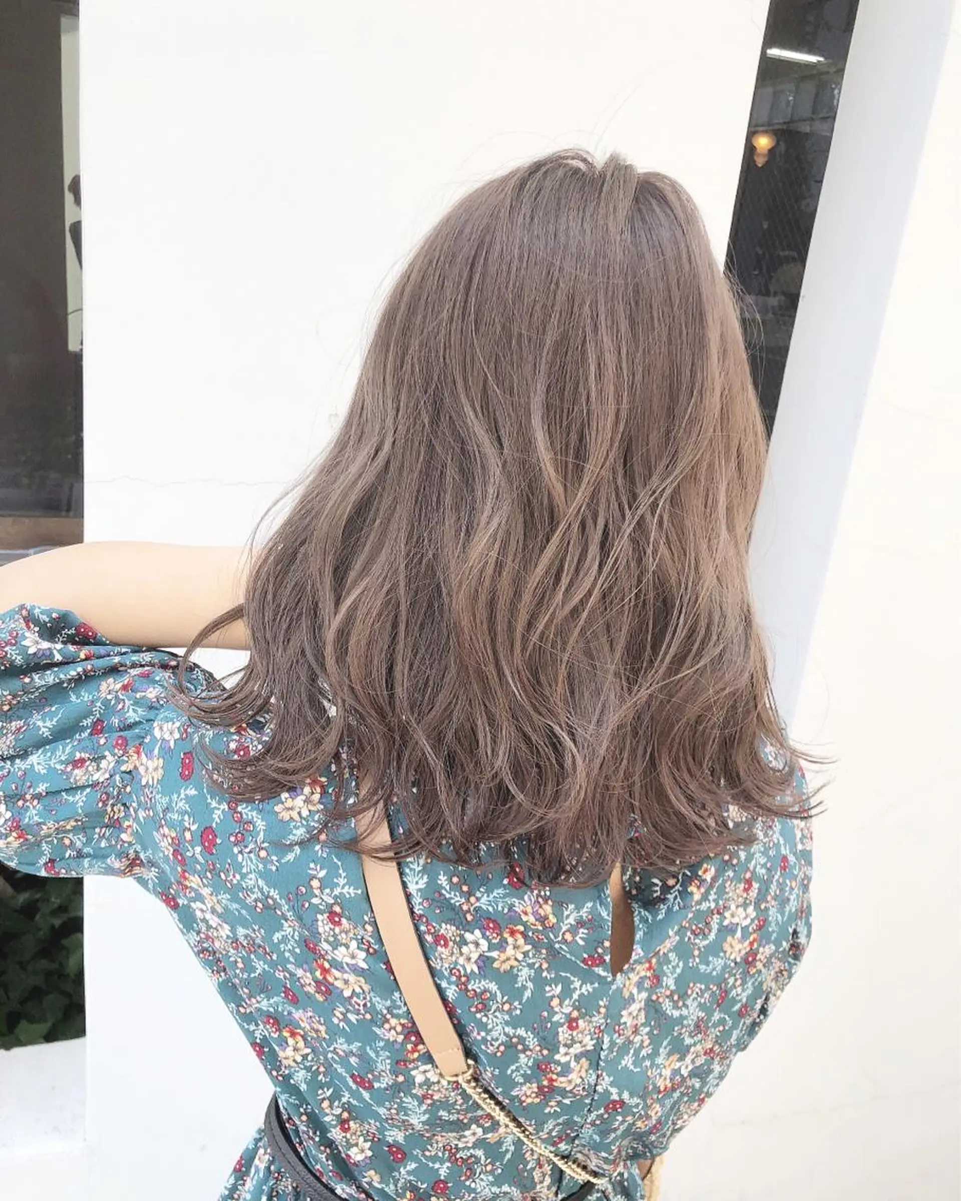 セミロング カラー ヘアカラー 具志 正太のヘアスタイル