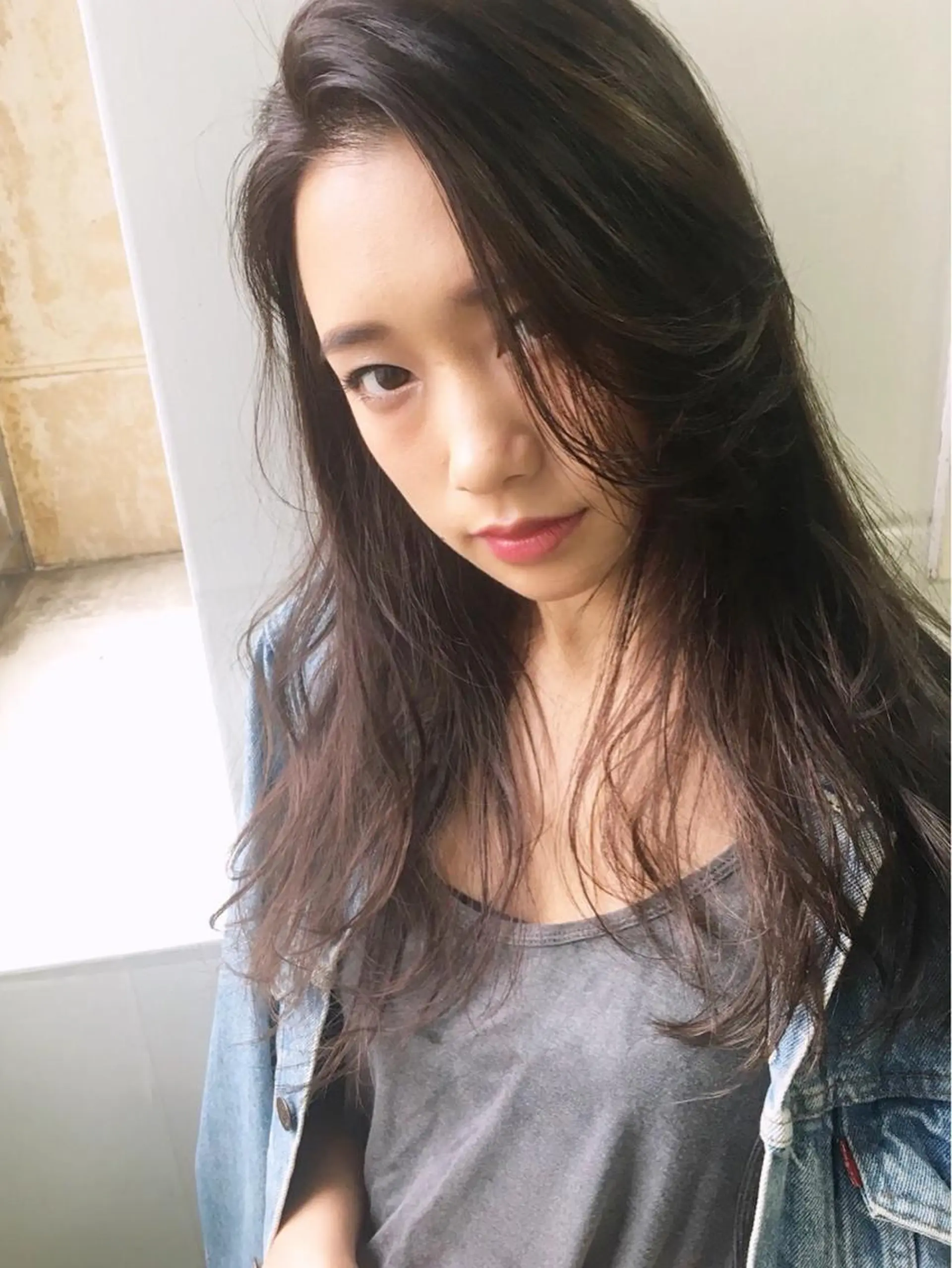 セミロング カラー 透明感カラー カット ヘアカラー トリートメント famille ファミーユのヘアスタイル