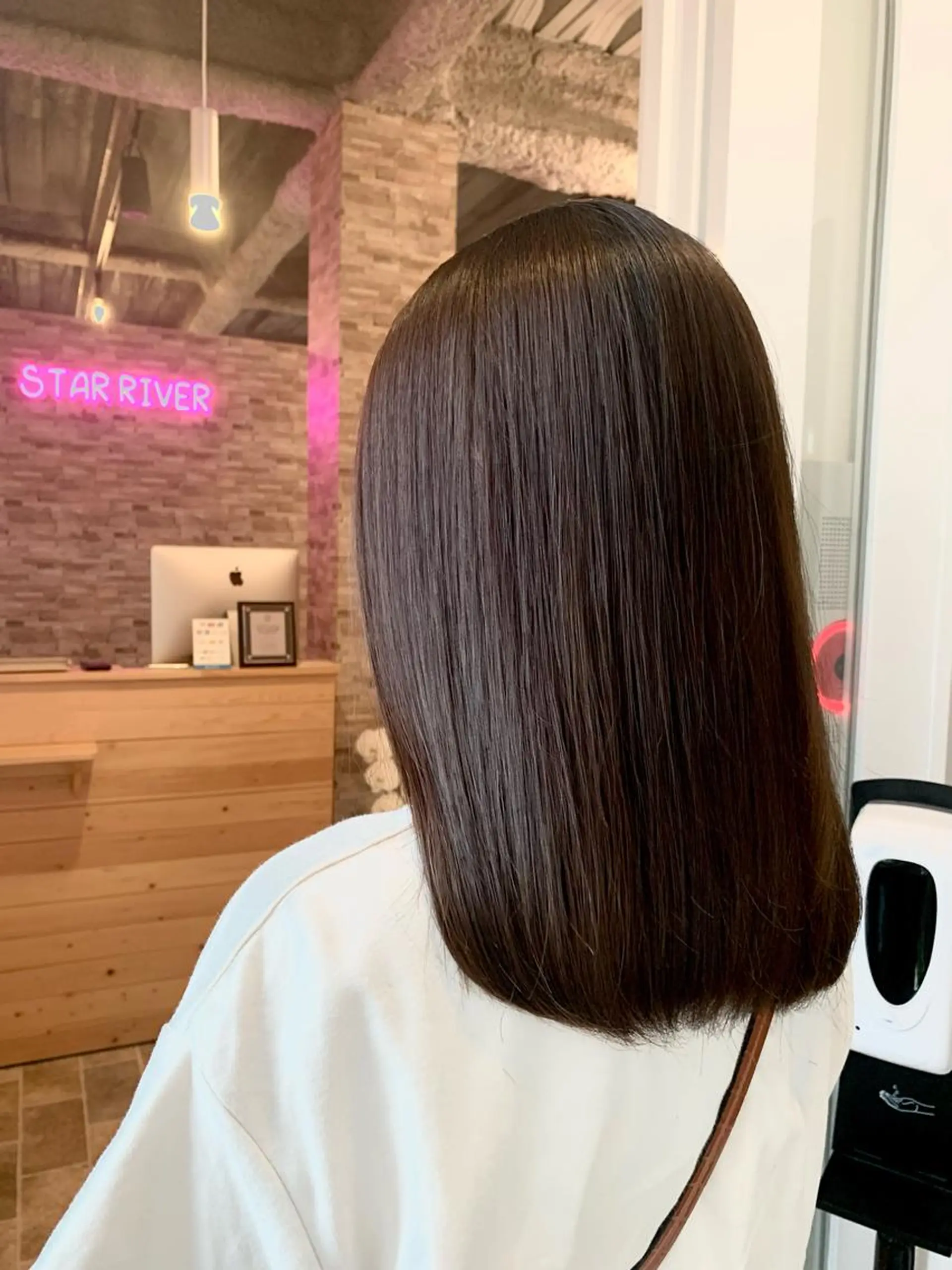 セミロング カラー 吉田 聡一のヘアスタイル