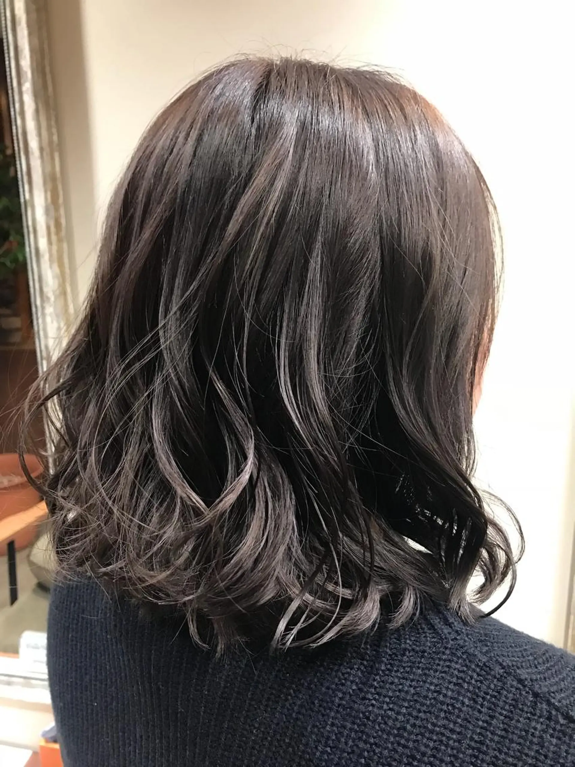 ミディアム アッシュ パープルカラー ヘアカラー 松村 未央のヘアスタイル