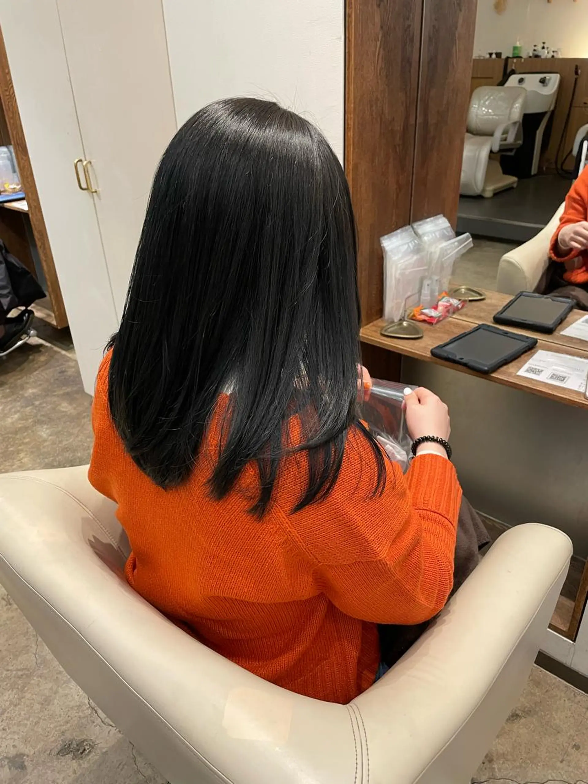 セミロング カラー ヘアカラー トリートメント 【完全個室】髪質改善 暖色カラー/山崎唯奈のヘアスタイル