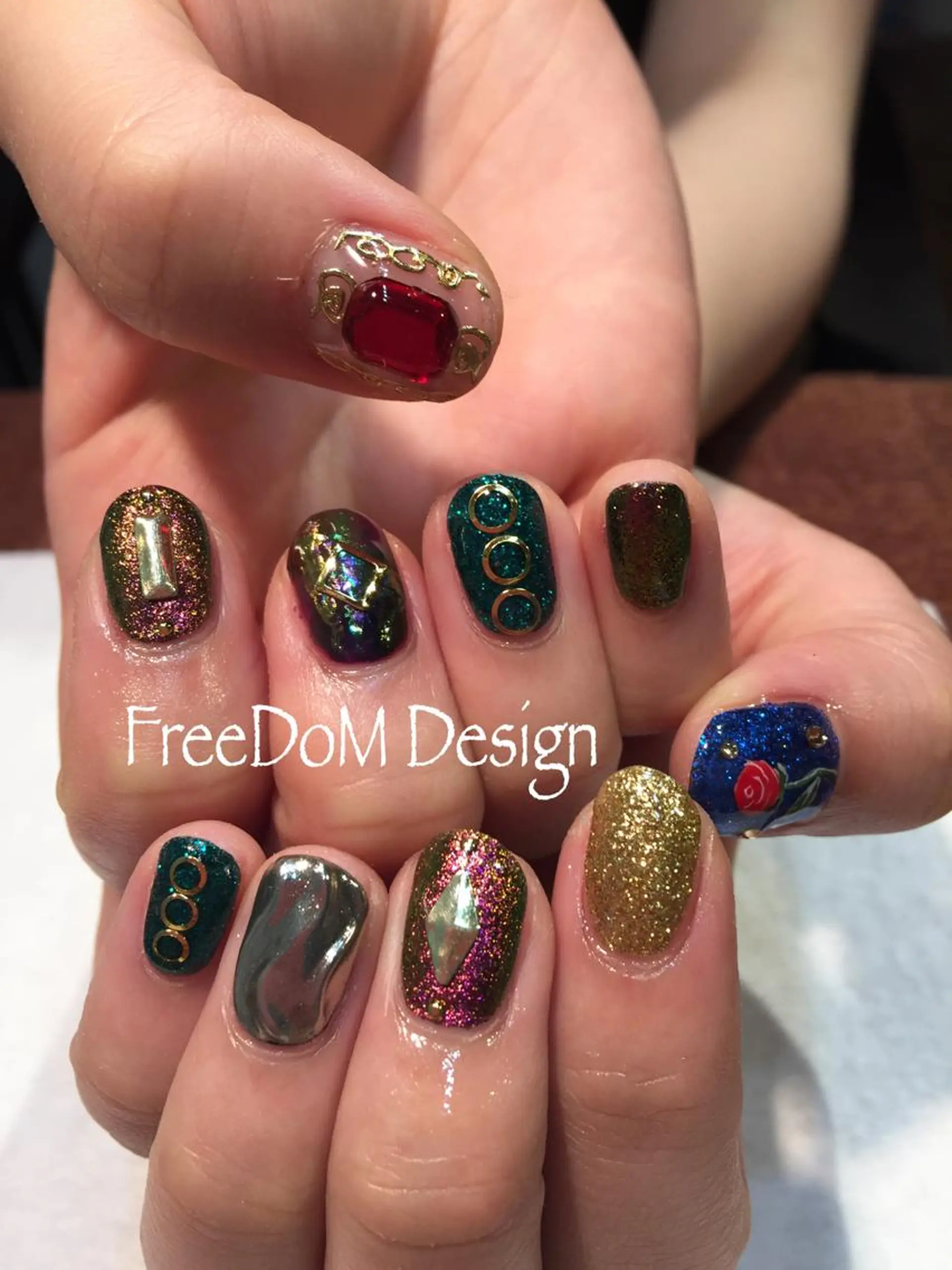 ネイル アートネイル ＦreeDoＭ   Design所属・W KUMIのネイルデザイン