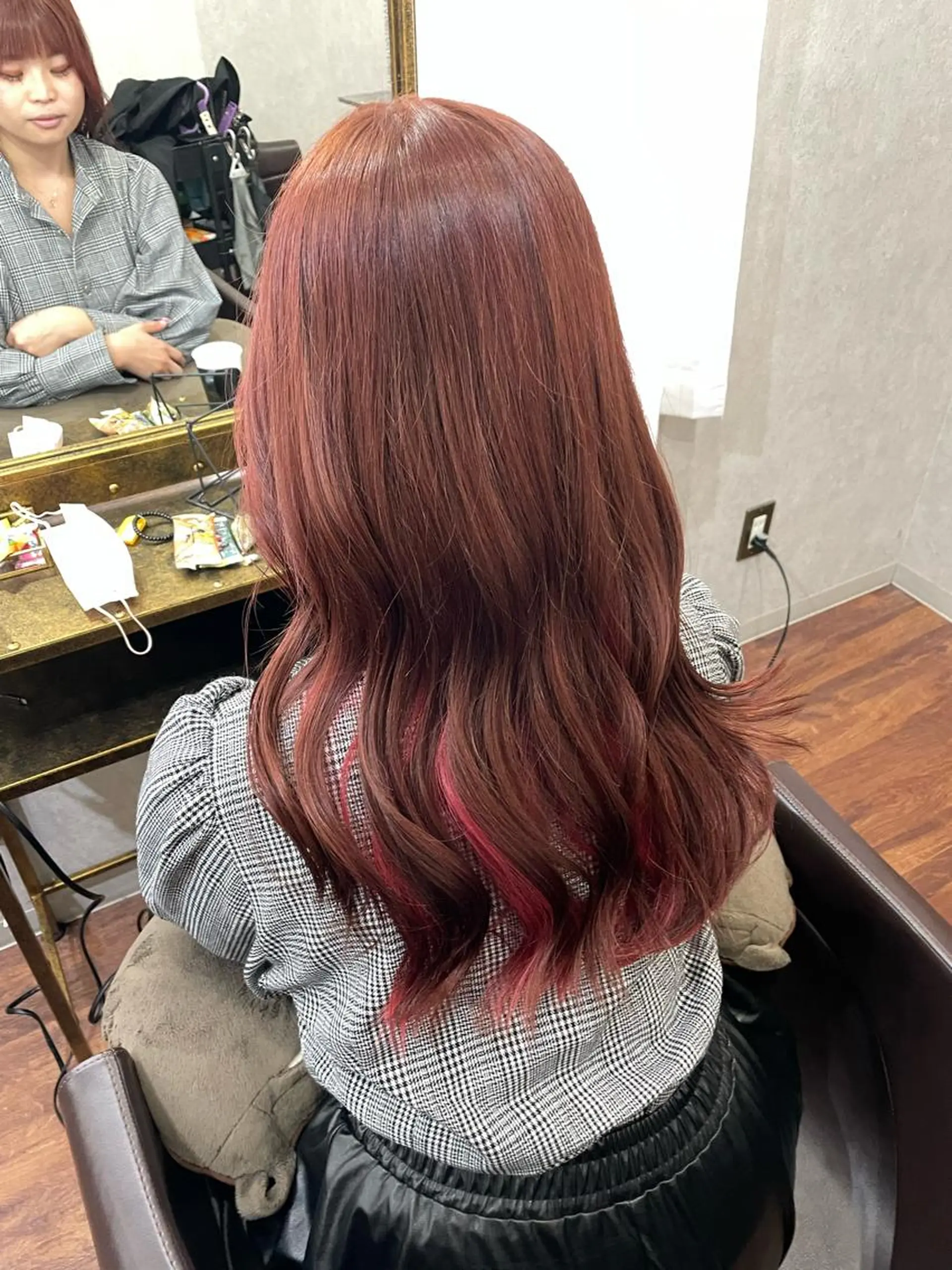 セミロング カラー カット ヘアカラー トリートメント 井本翔太.髪質改善. ベージュ.グレージュのヘアスタイル