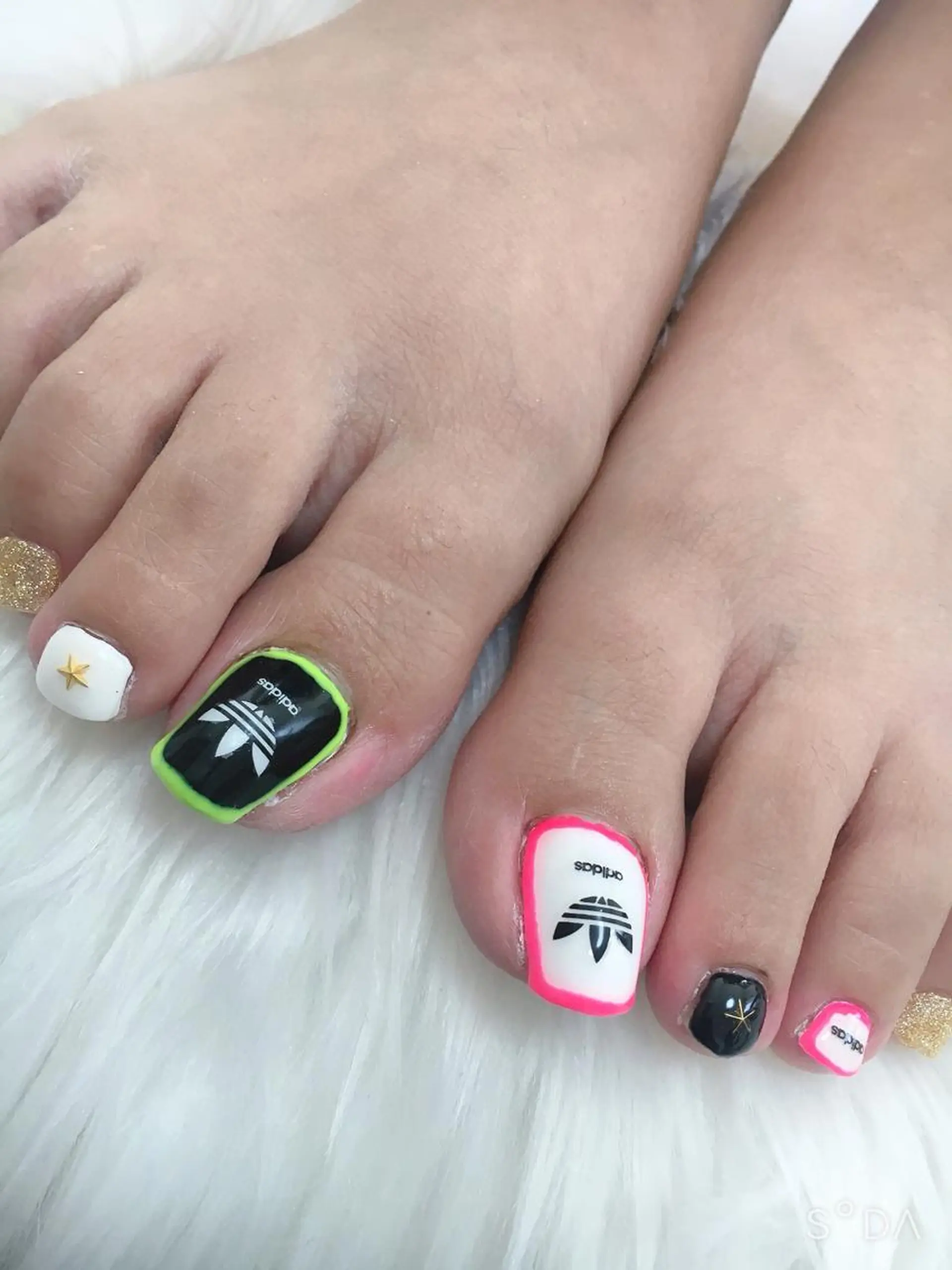 ネイル 持ち込み ハンドネイル フットネイル miwa ミワのネイルデザイン