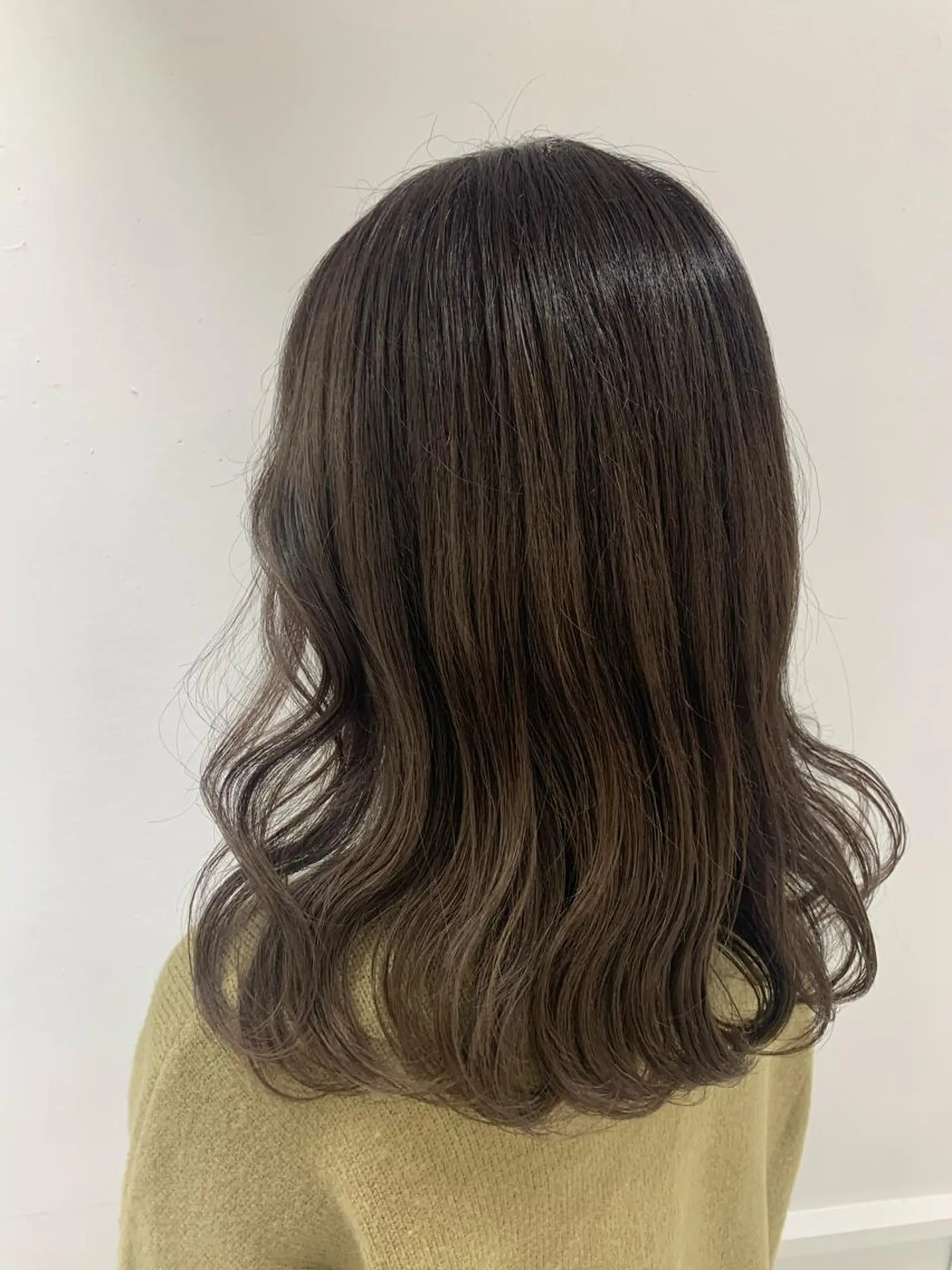 ミディアム カット ヘアカラー トリートメント 米津 優花のヘアスタイル