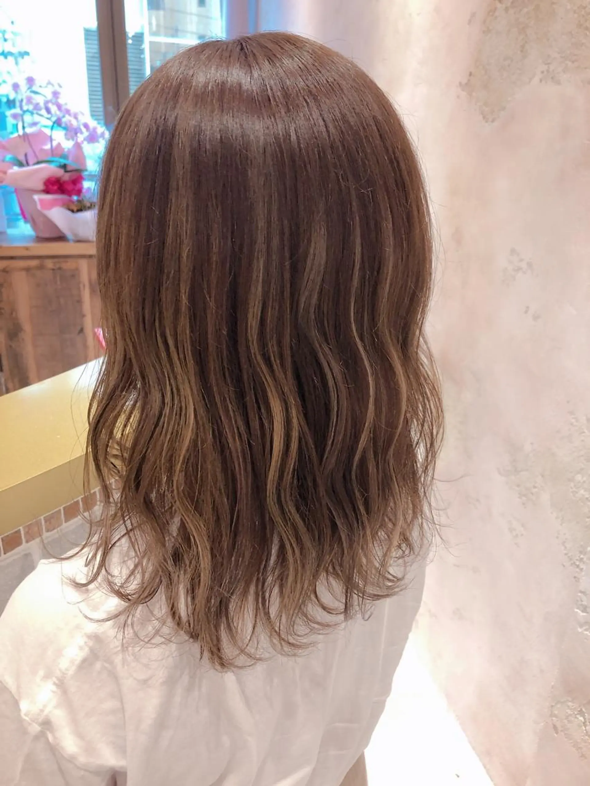ミディアム ハイライト ヘアカラー トリートメント 代表山口ひな 髪質改善のプロのヘアスタイル