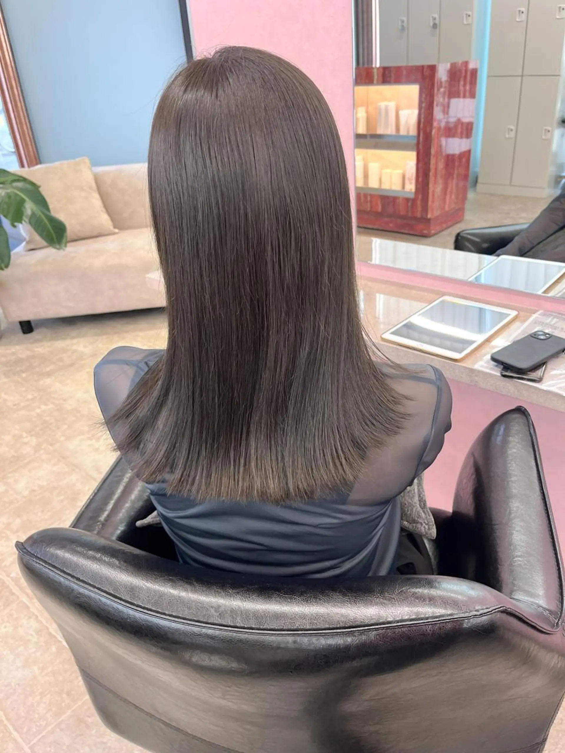 カラー MATTY azusaのヘアスタイル