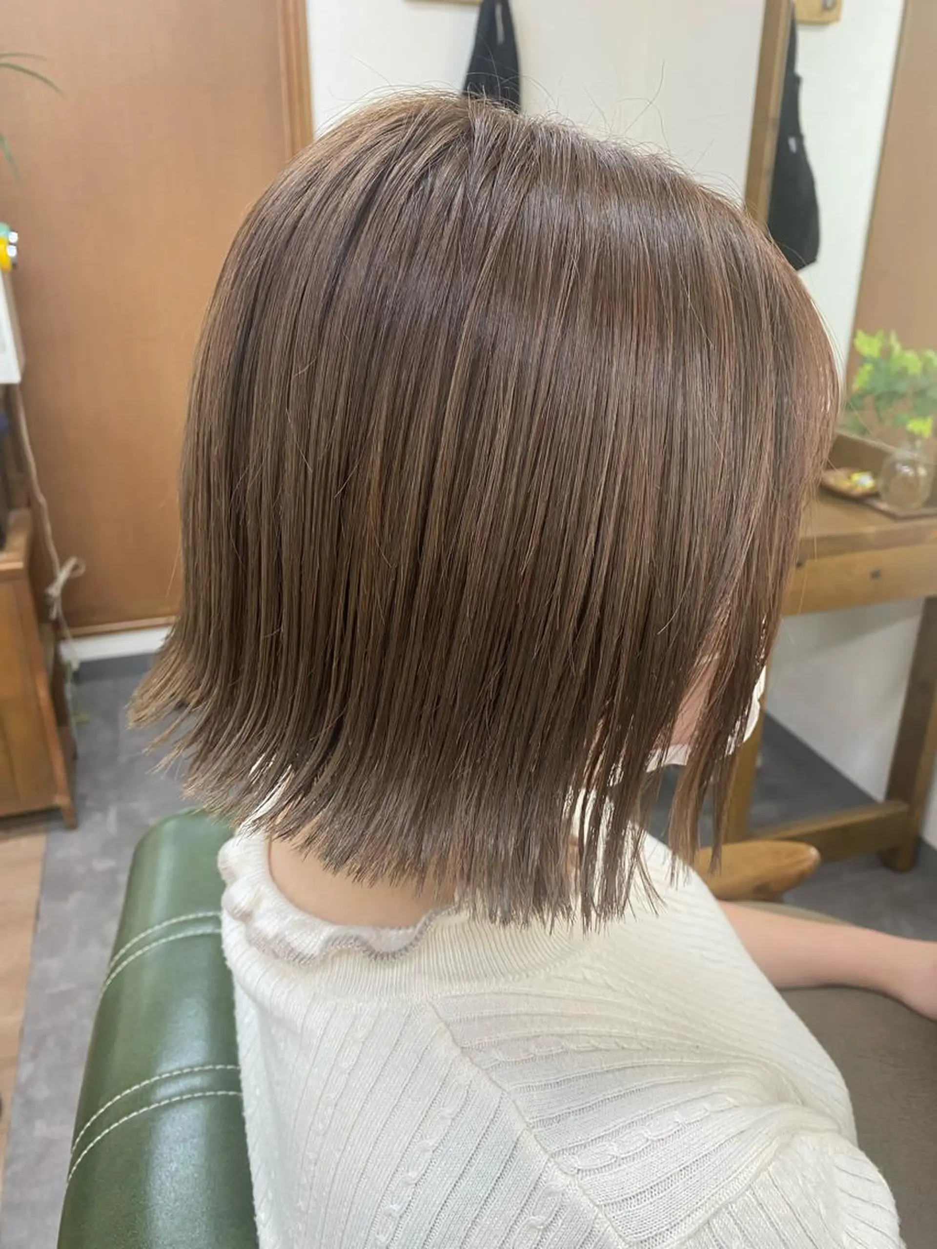 ショート カラー グレージュ ボブ カット ヘアカラー トリートメント 永沼 真依のヘアスタイル