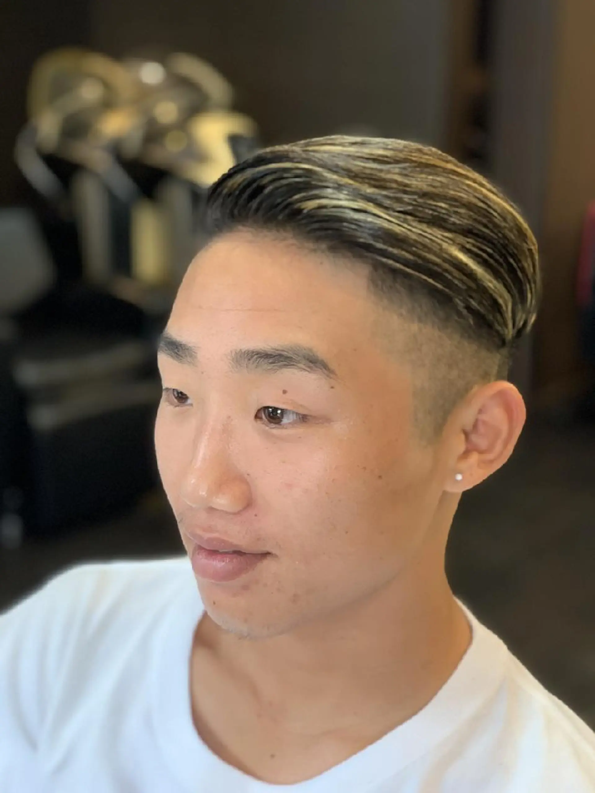 メンズ カラー メンズハイライト 刈り上げ ハイライトカラー カット ヘアカラー 前之園 ひかるのヘアスタイル