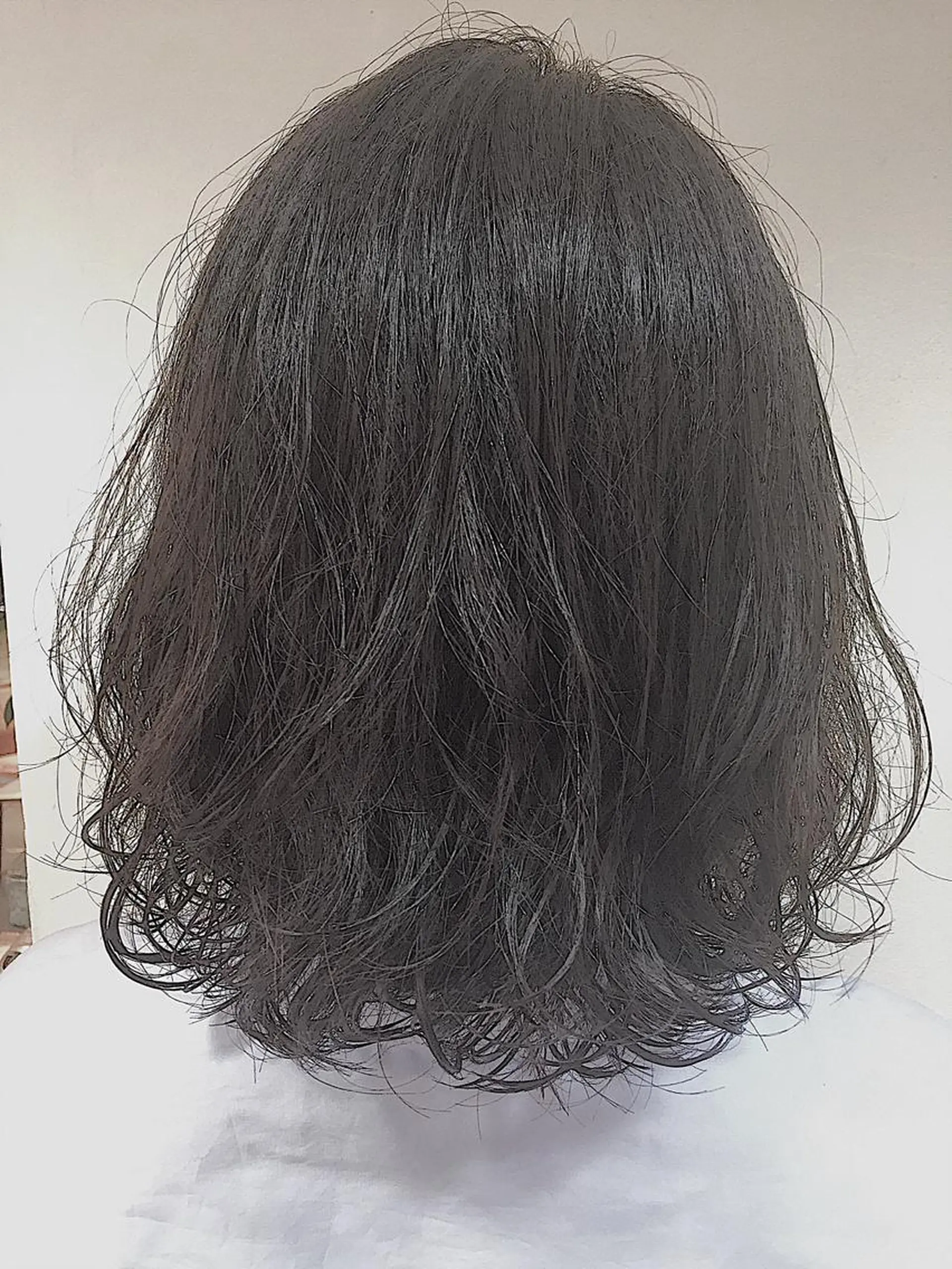 ミディアム カラー パーマ ヘアアレンジ ミディアムパーマ アッシュ ダークアッシュ 可愛いを作る神 ナオヒロのヘアスタイル