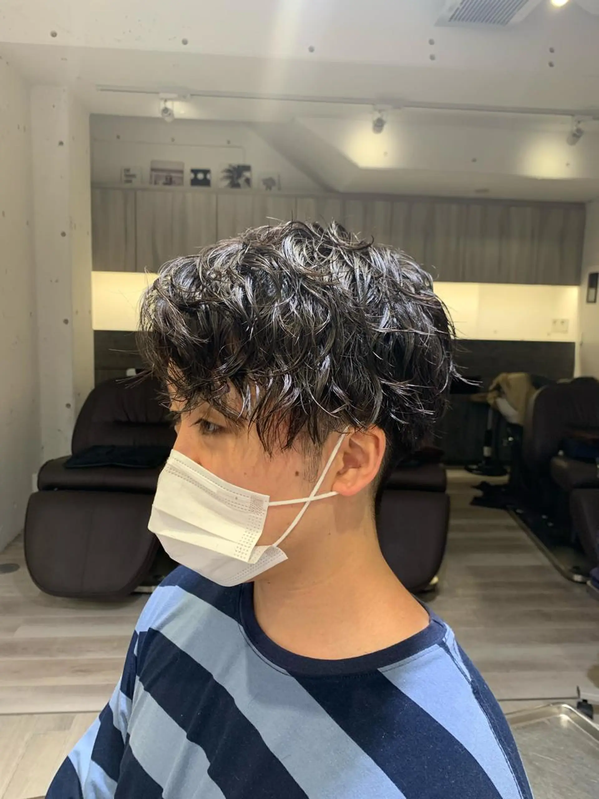 ミディアム ミディアムパーマ 岡本 勇輝のヘアスタイル