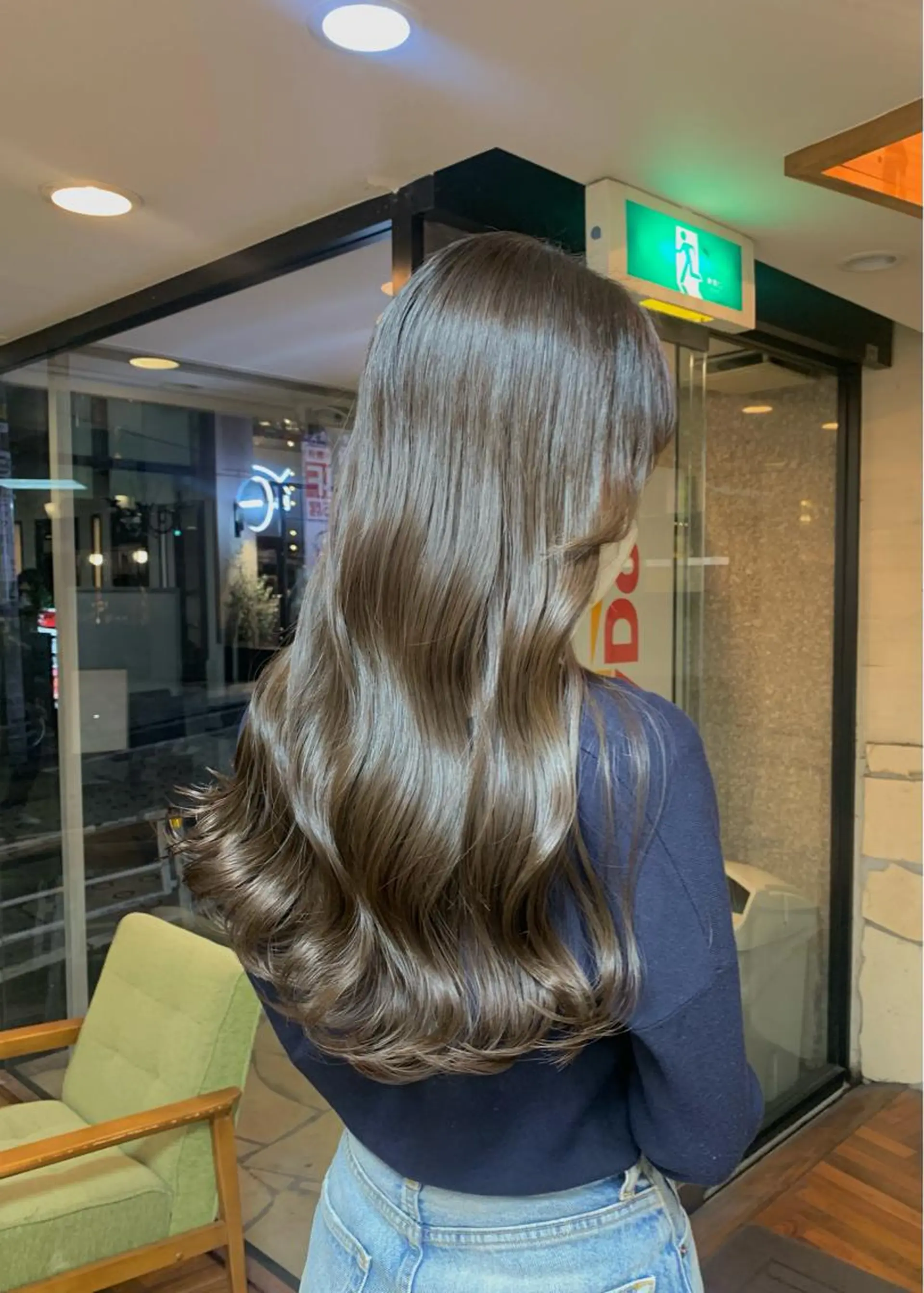 ロング カラー ベージュカラー ブリーチ ブリーチなしカラー オリーブベージュ カット ヘアカラー トリートメント 矢野 晃平のヘアスタイル