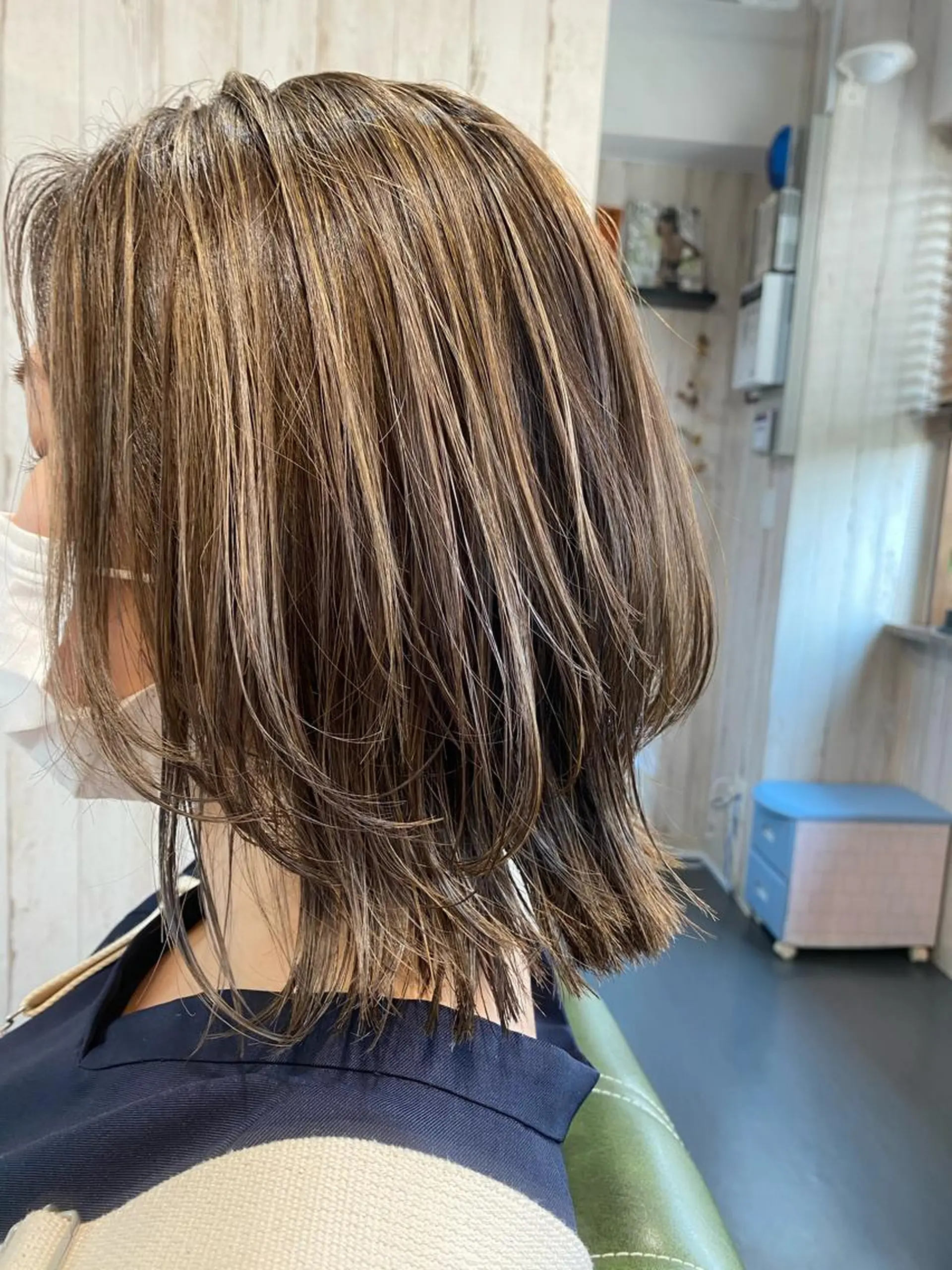 ミディアム アッシュ ボブ ハイライト レイヤーカット 【髪質改善・矯正 ・ハイライト】ハナカのヘアスタイル