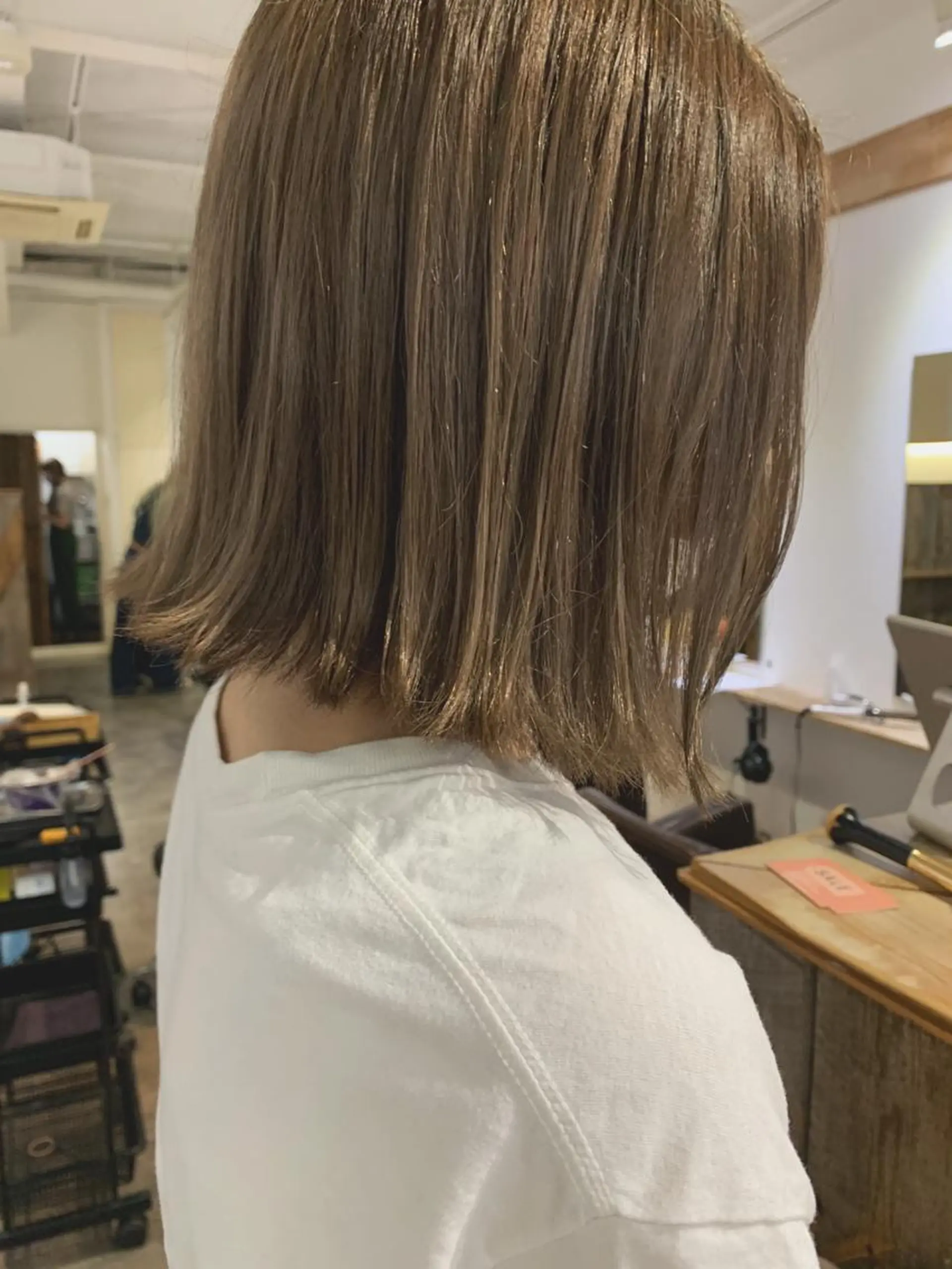 ミディアム カラー パーマ ヘアアレンジ ベージュカラー ミルクティーベージュ カット ヘアカラー トリートメント パーマ/透明感カラー /ボブ/吉田一生のヘアスタイル