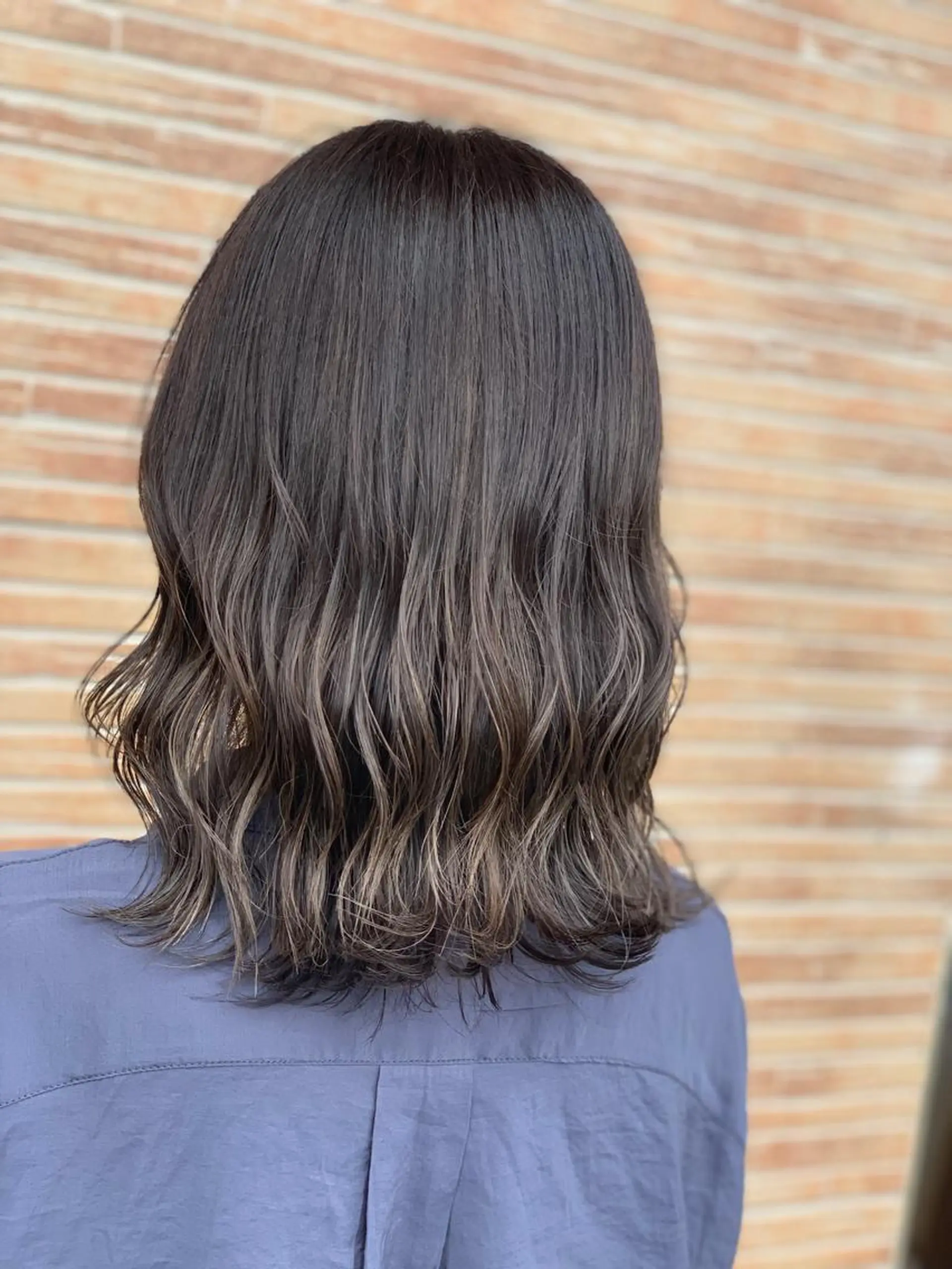セミロング ハイライト メンズスタイル バレイヤージュ　齋藤のヘアスタイル
