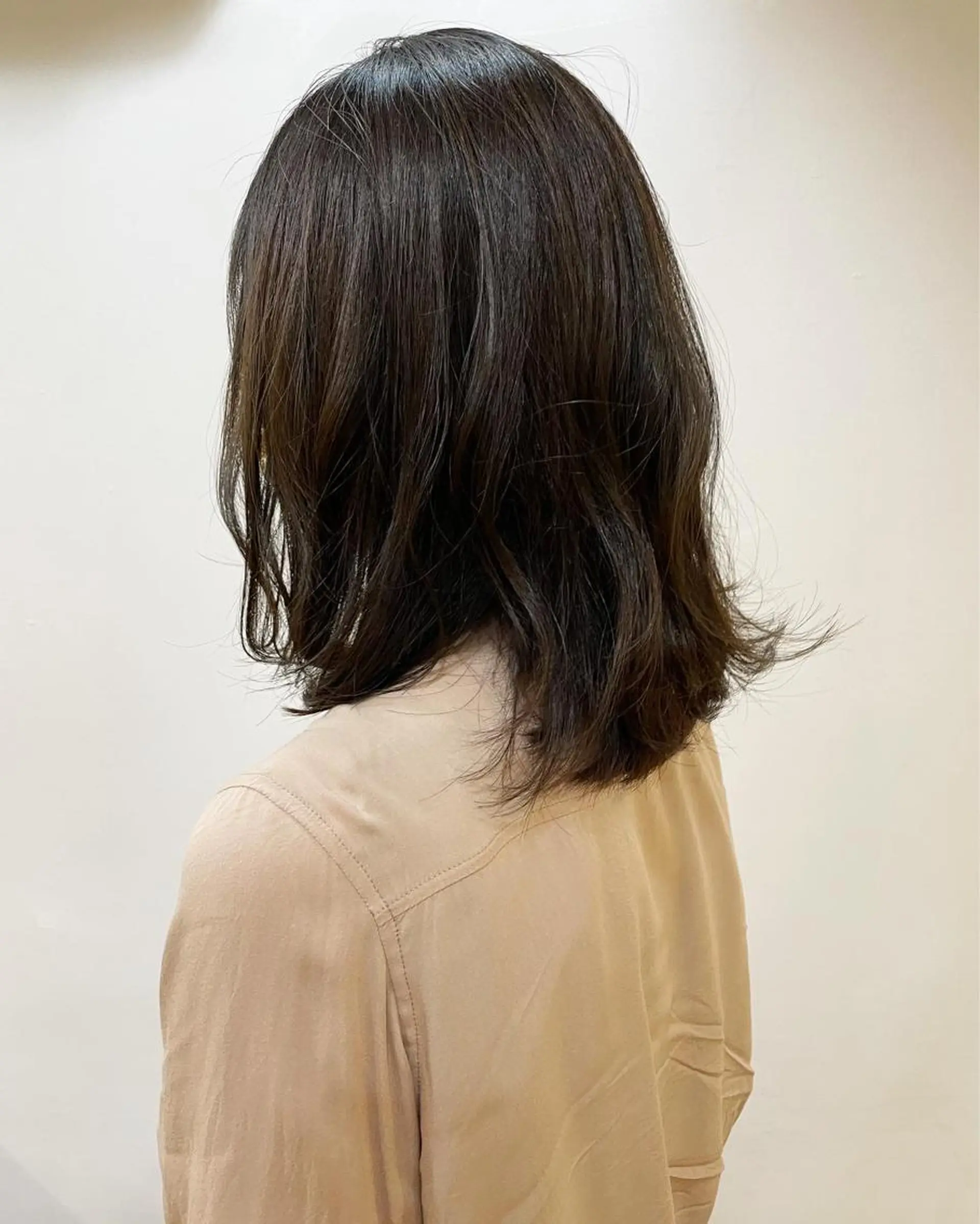 ミディアム カラー あずまぐち めぐみのヘアスタイル