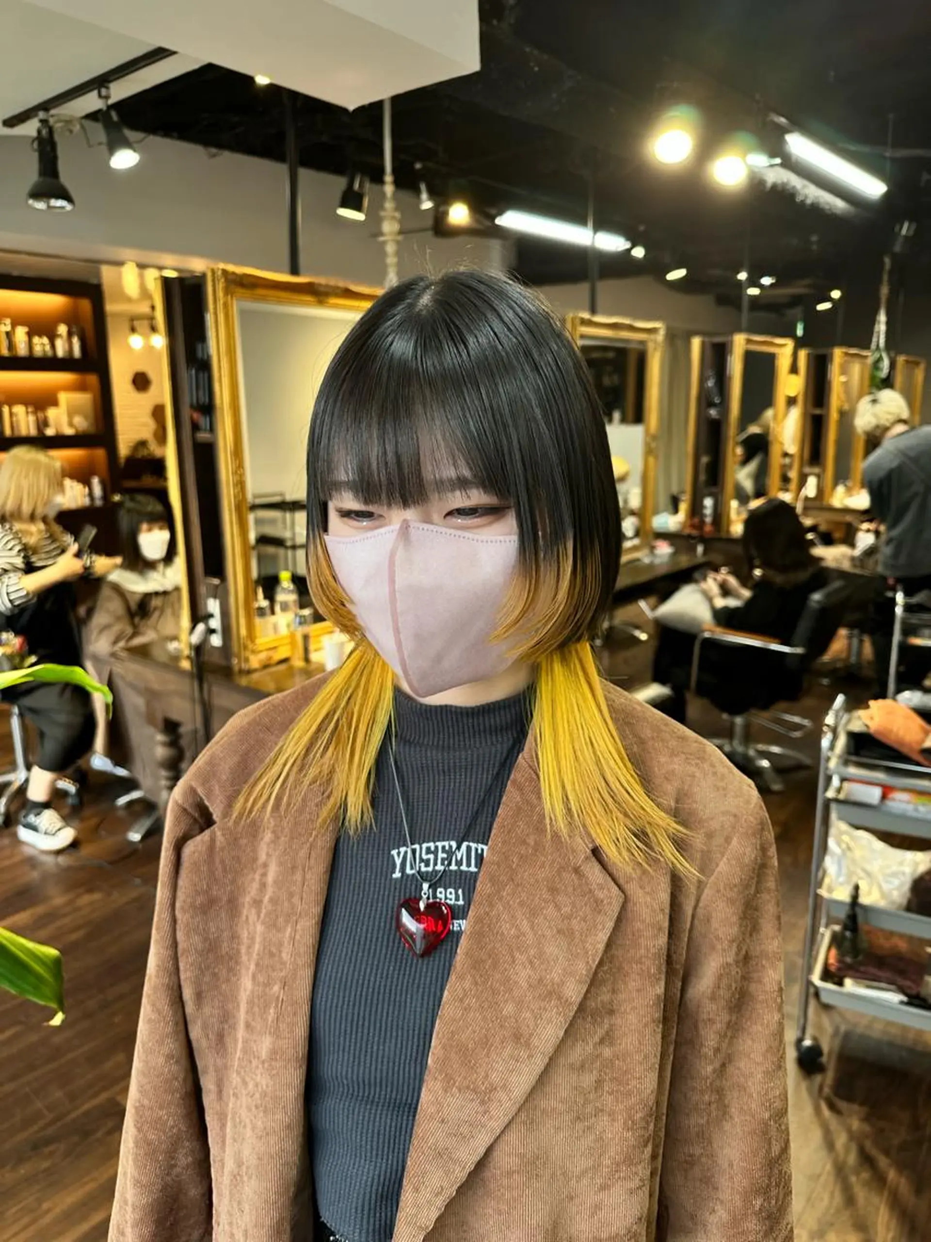 セミロング カラー アディクシーカラー ブリーチ ケアブリーチ デザインカラー ハイトーンカラー ワンホン/エクステ ケラチン/Kaitoのヘアスタイル