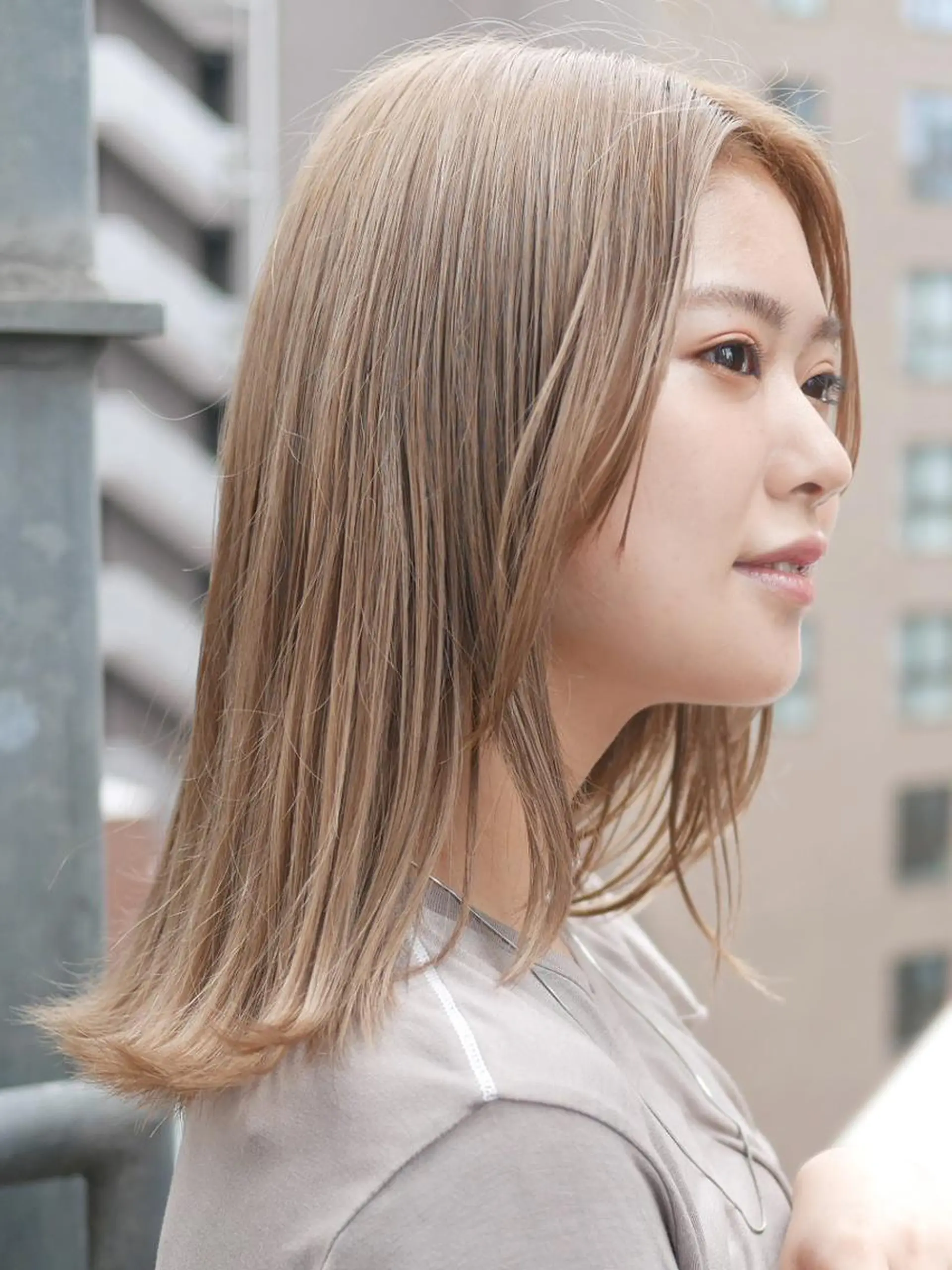 セミロング カラー 戸村 世奈のヘアスタイル