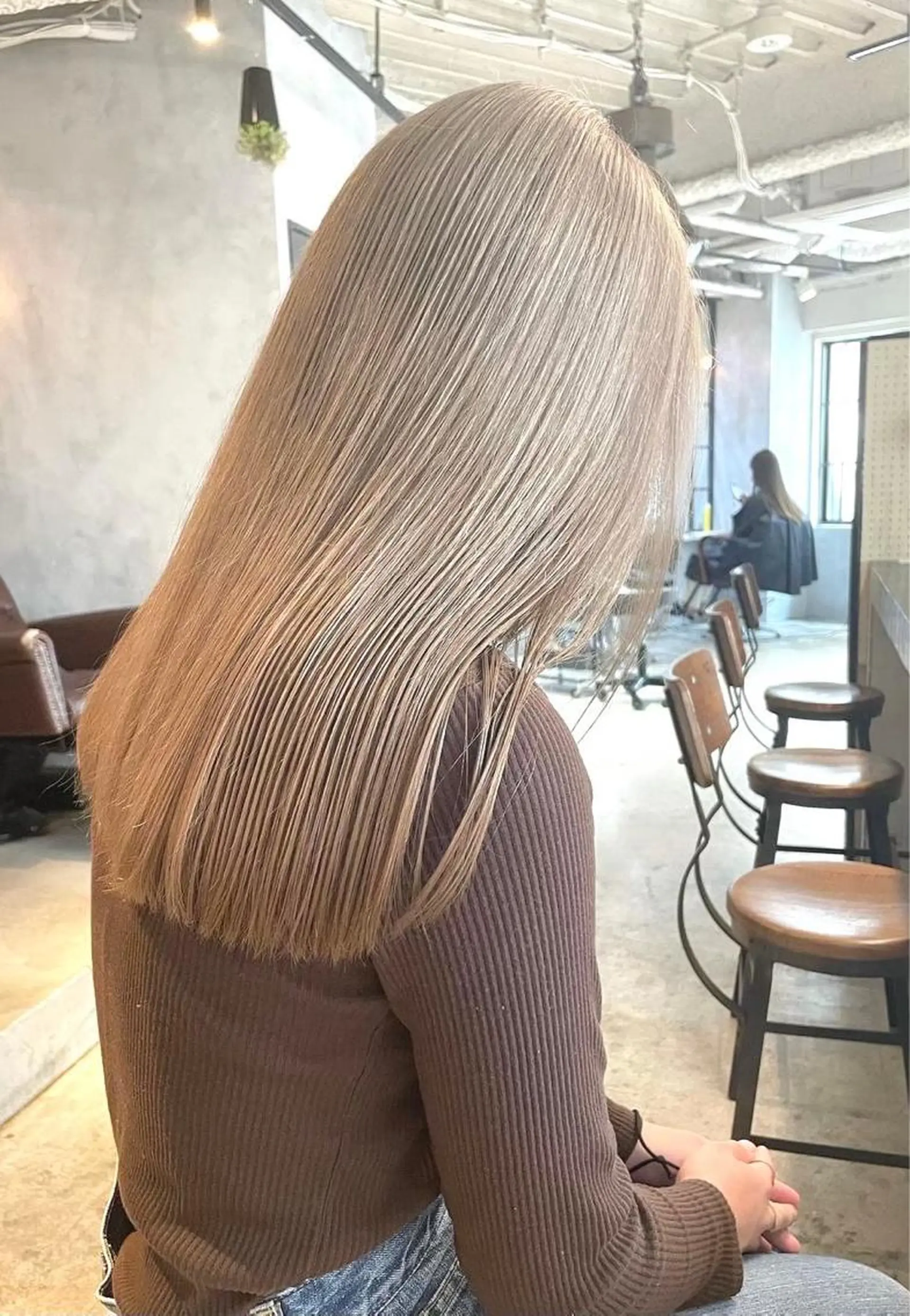 ロング カラー ベージュカラー ブリーチ ケアブリーチ ダブルカラー グレージュ レイヤー/グレージュ 🤍奥開梨恵のヘアスタイル