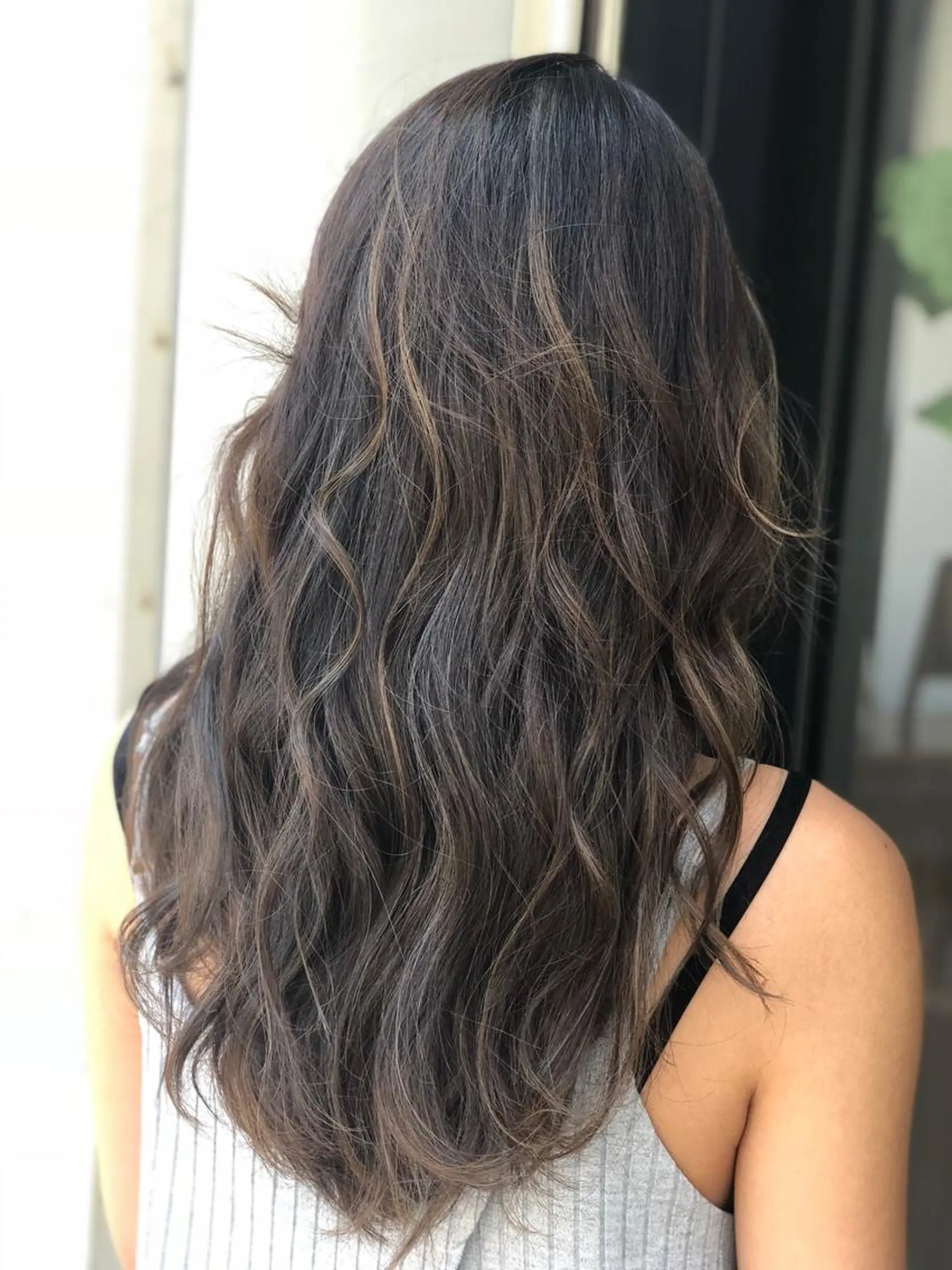 カラー グレージュ ハイライトカラー あらい なつみのヘアスタイル