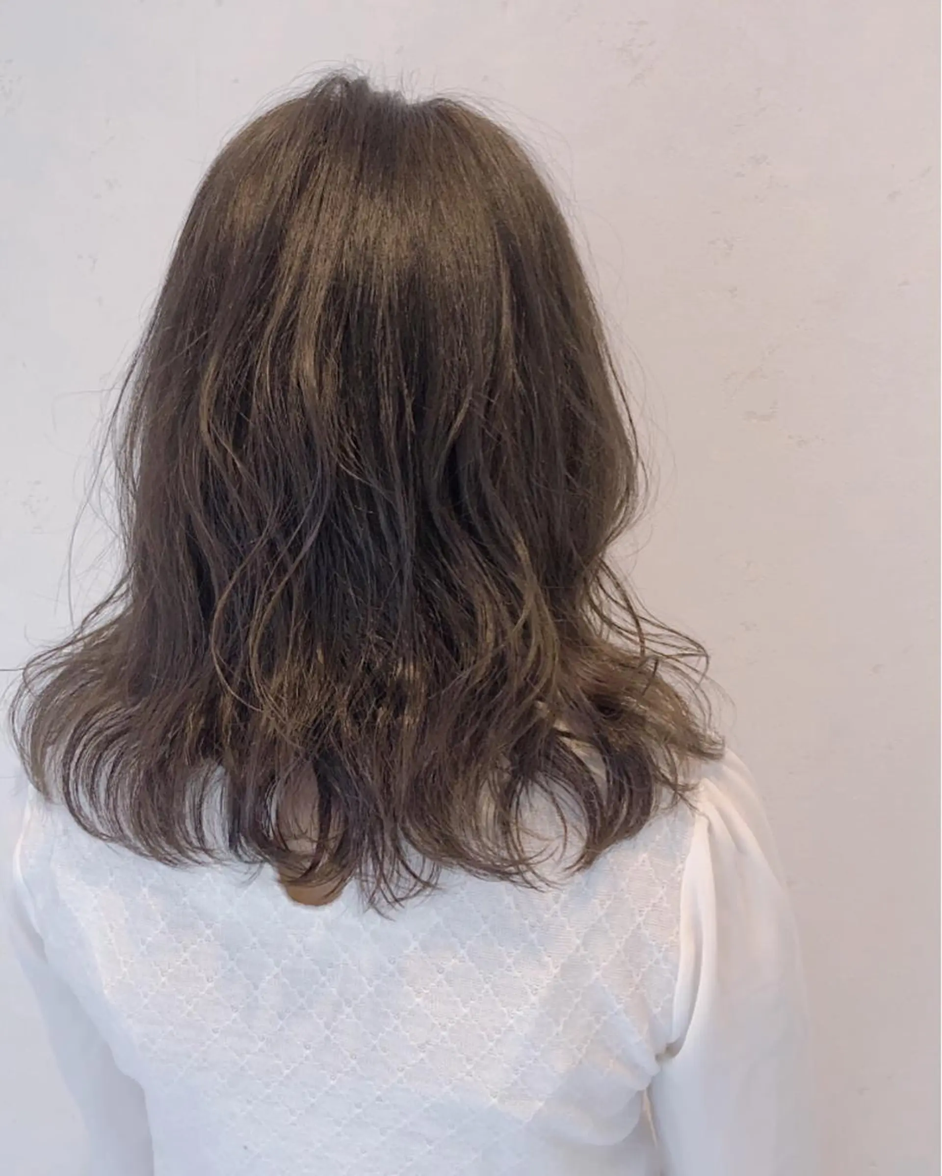 ミディアム カラー 伊藤 さやかのヘアスタイル