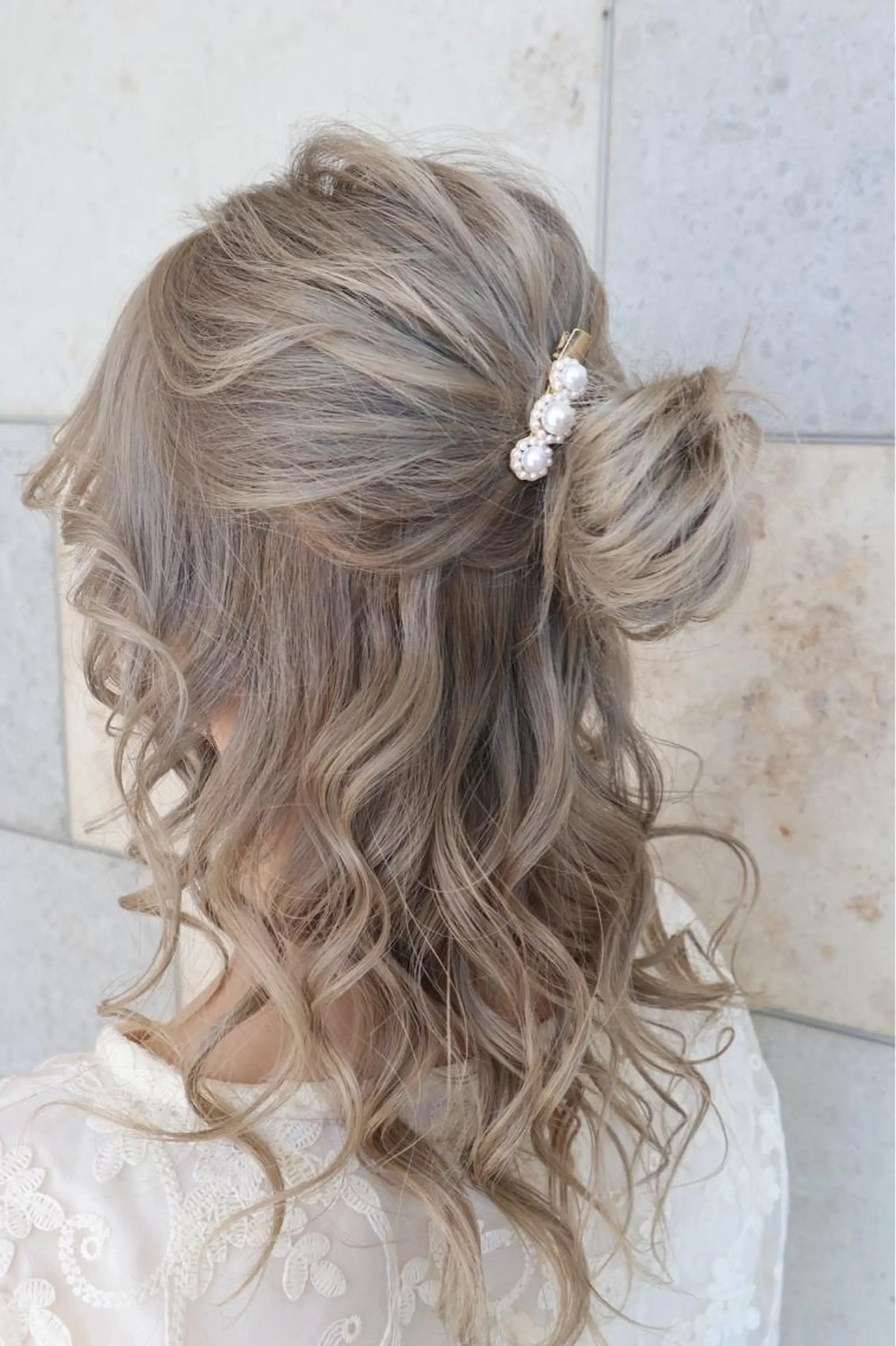 セミロング ヘアアレンジ ハーフアップ お団子ヘア REM【阿佐ヶ谷】 MEGUのヘアスタイル