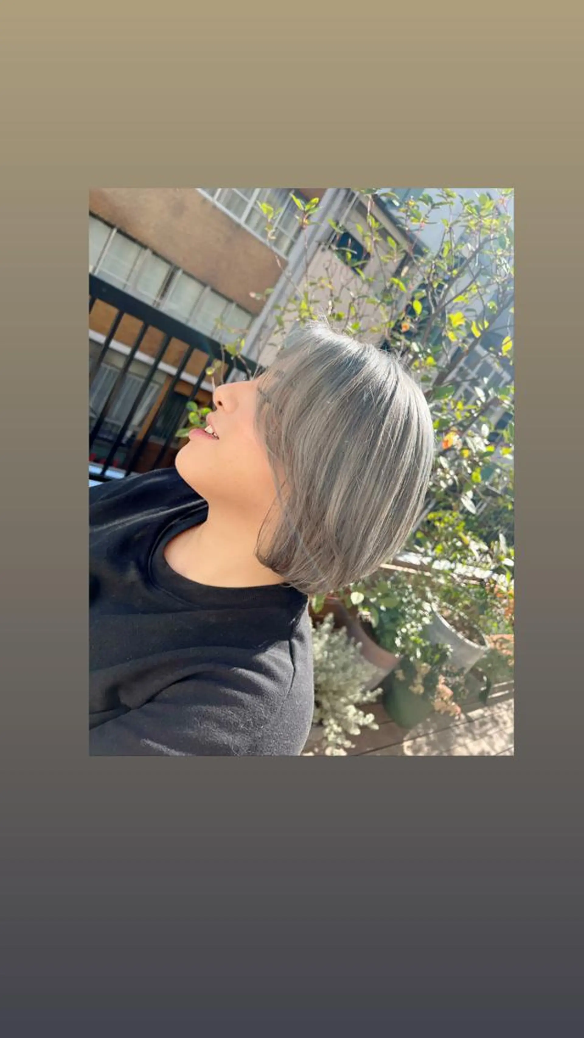 ショート カラー ブリーチ ハイトーンカラー シルバー カット ヘアカラー トリートメント ハイライト/インナー /ブリーチ/レイヤーのヘアスタイル