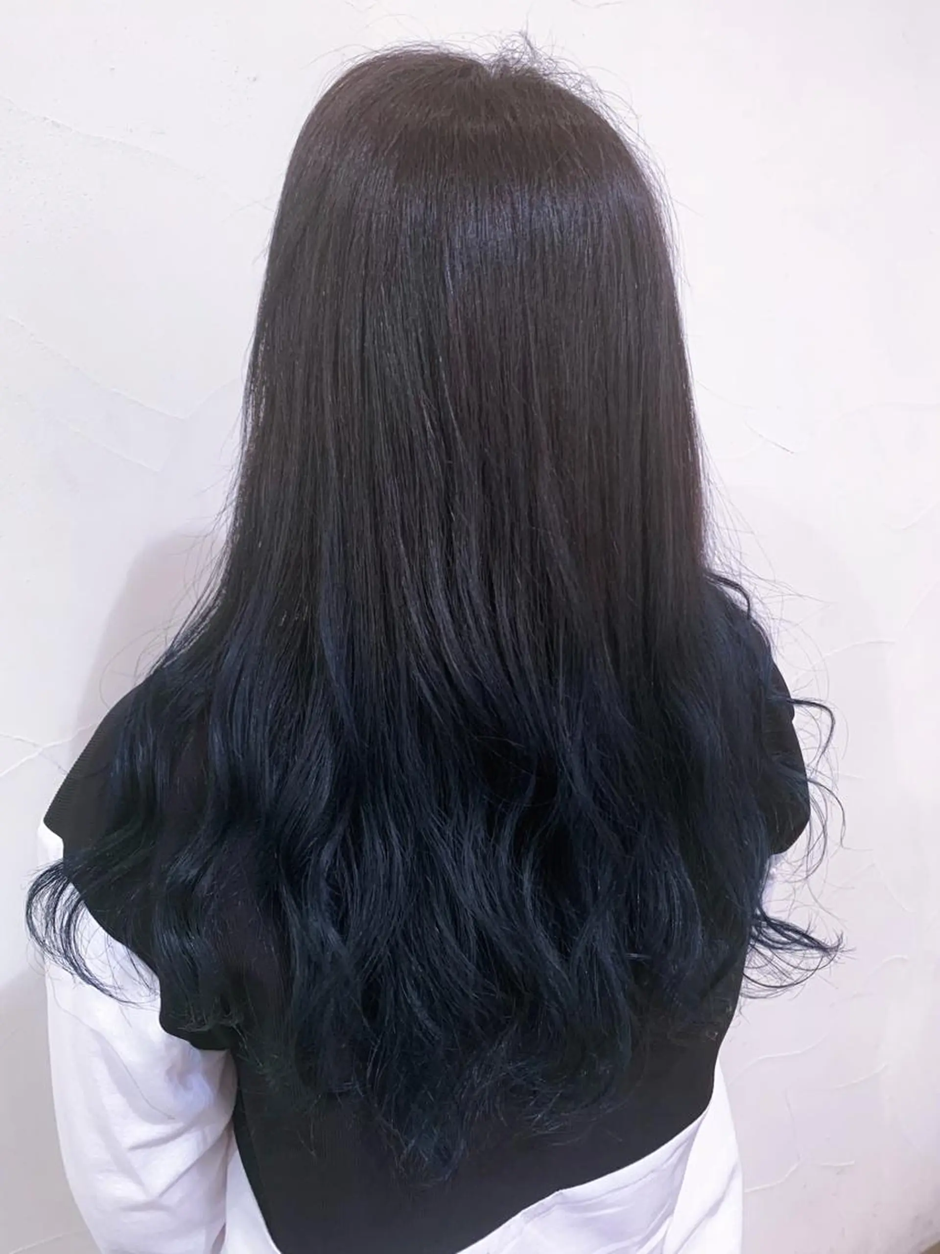 ロング カラー 乳井 悠香のヘアスタイル